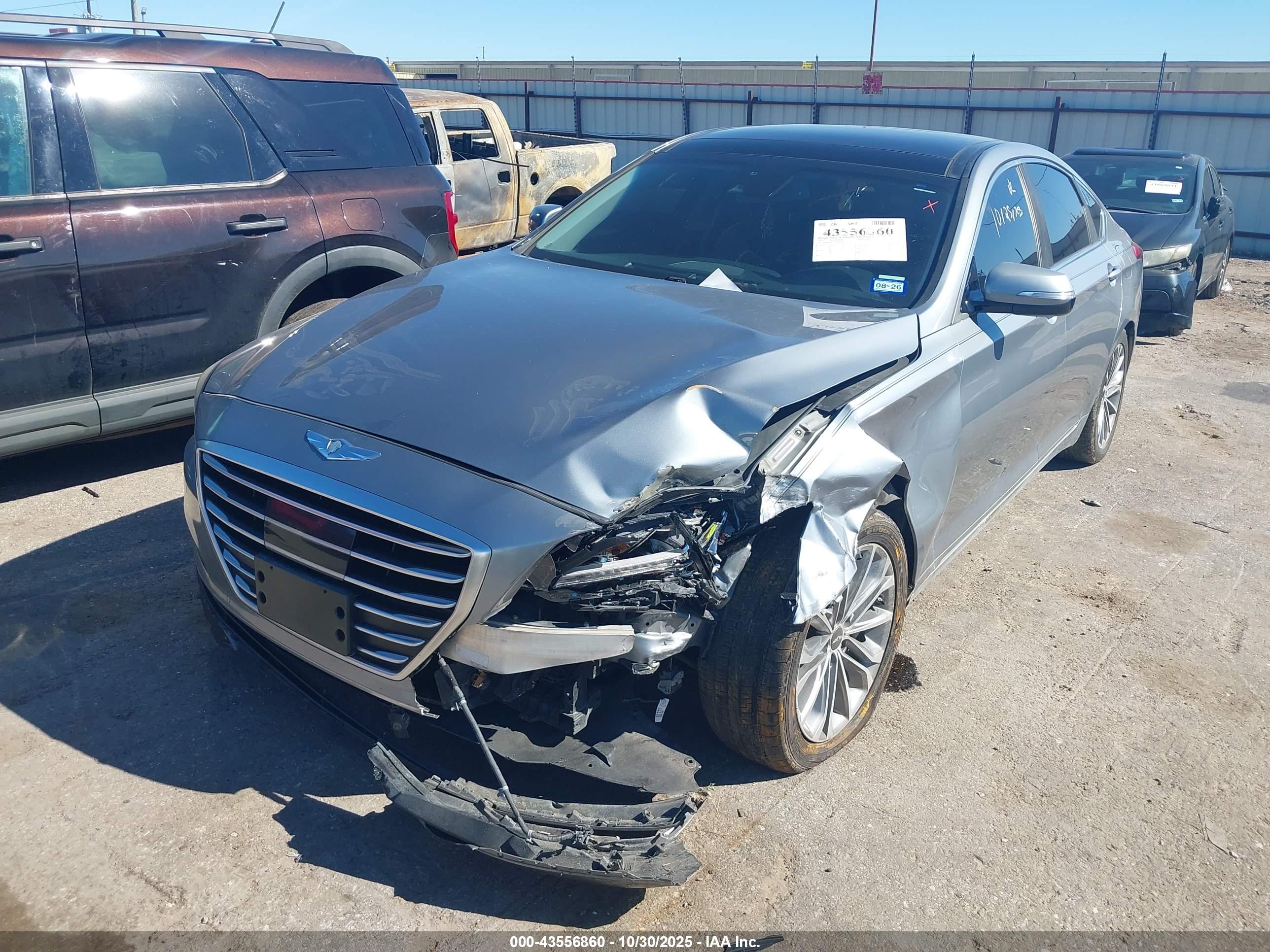 HYUNDAI GENESIS image 6