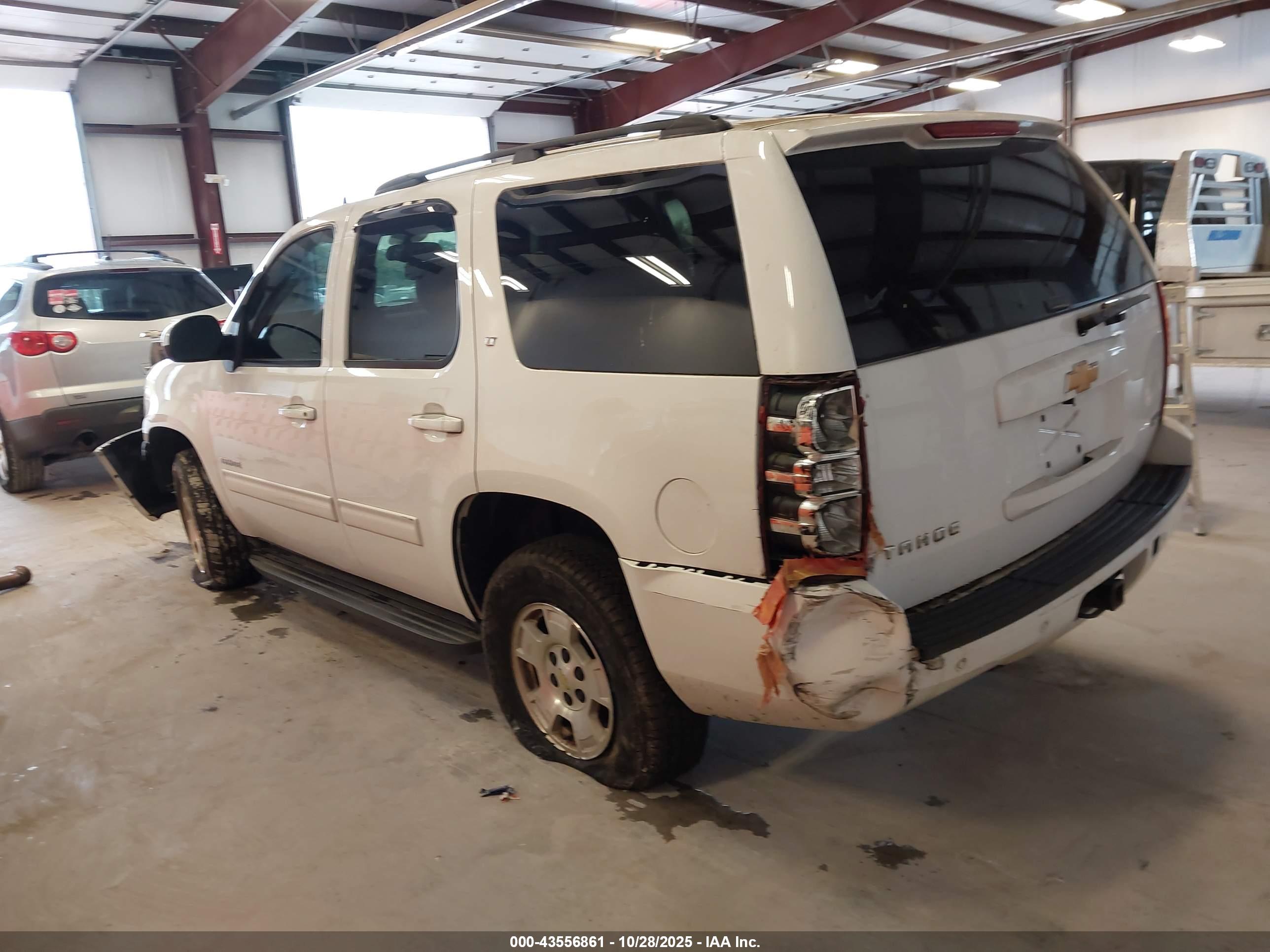 CHEVROLET TAHOE image 3