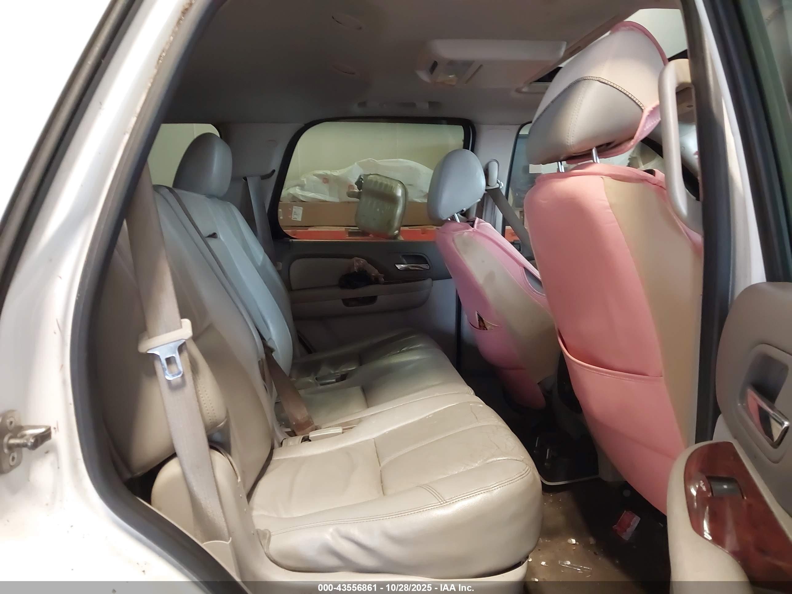 CHEVROLET TAHOE image 8