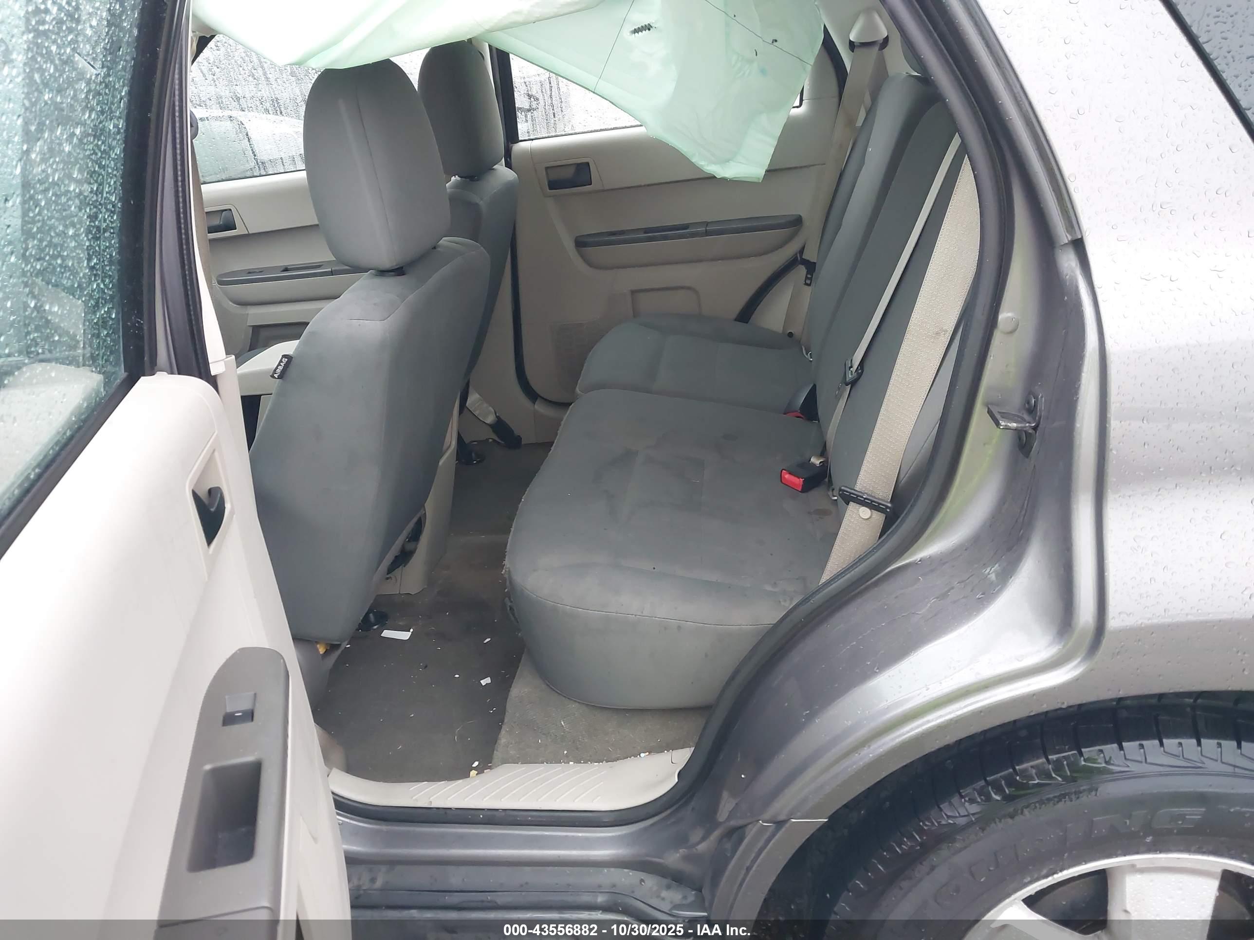 FORD ESCAPE image 8