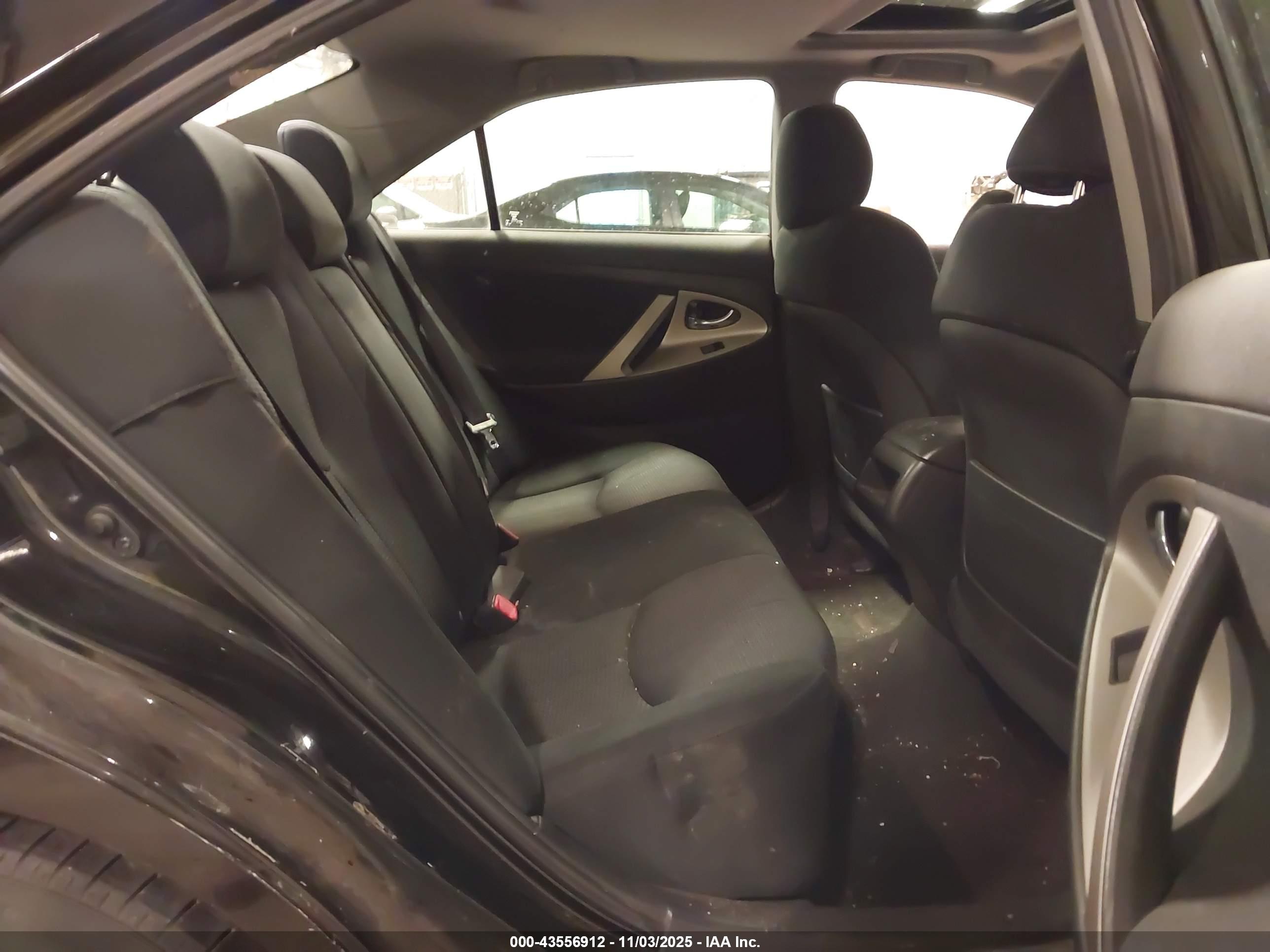 TOYOTA CAMRY image 8