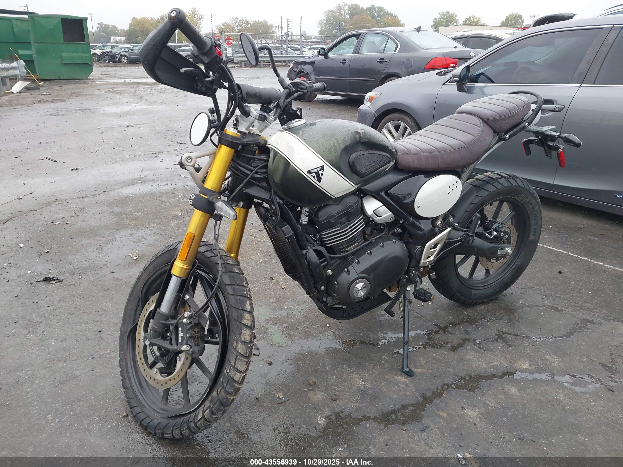 TRIUMPH MOTORCYCLE image 2