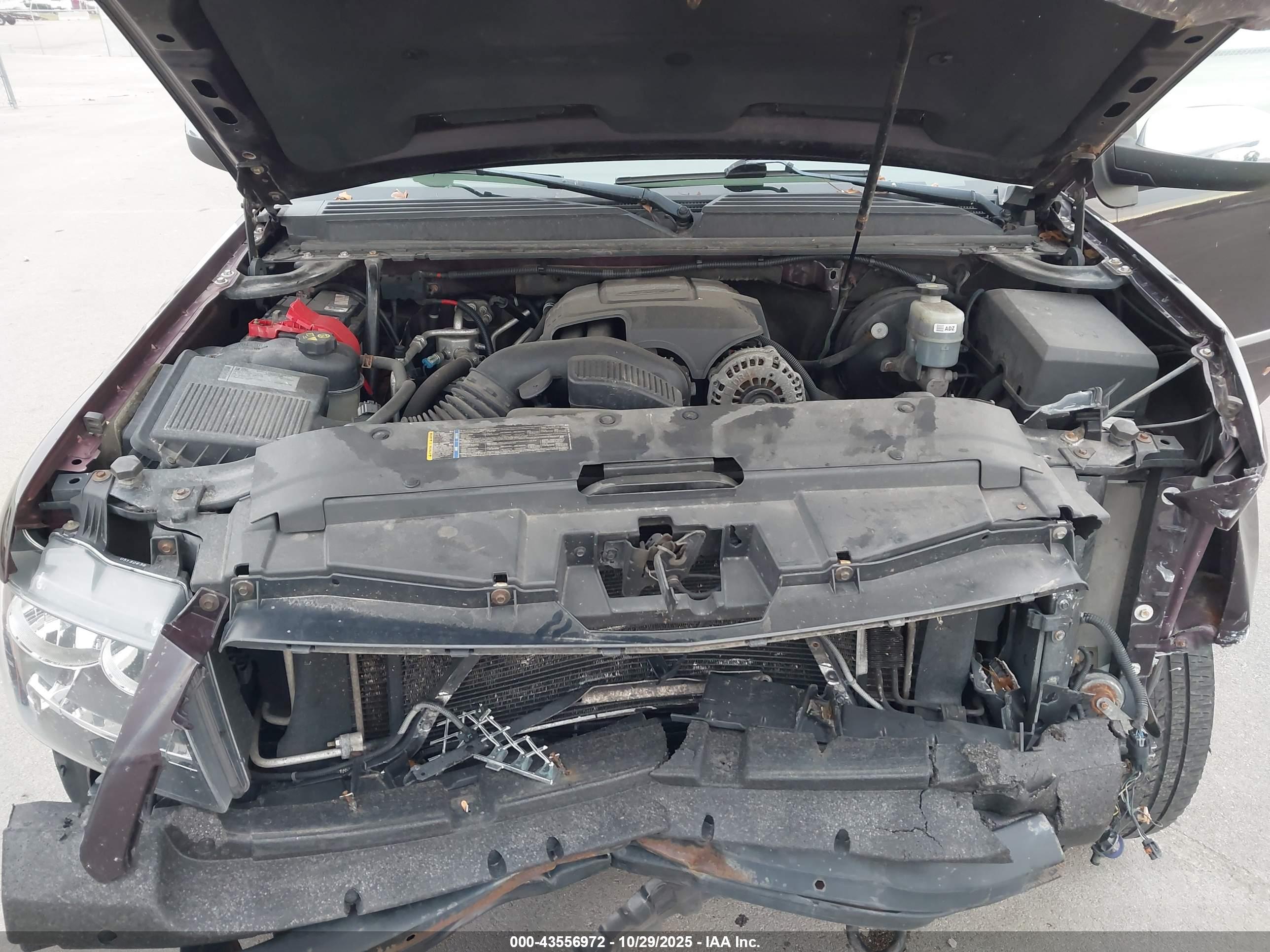 CHEVROLET SUBURBAN image 10