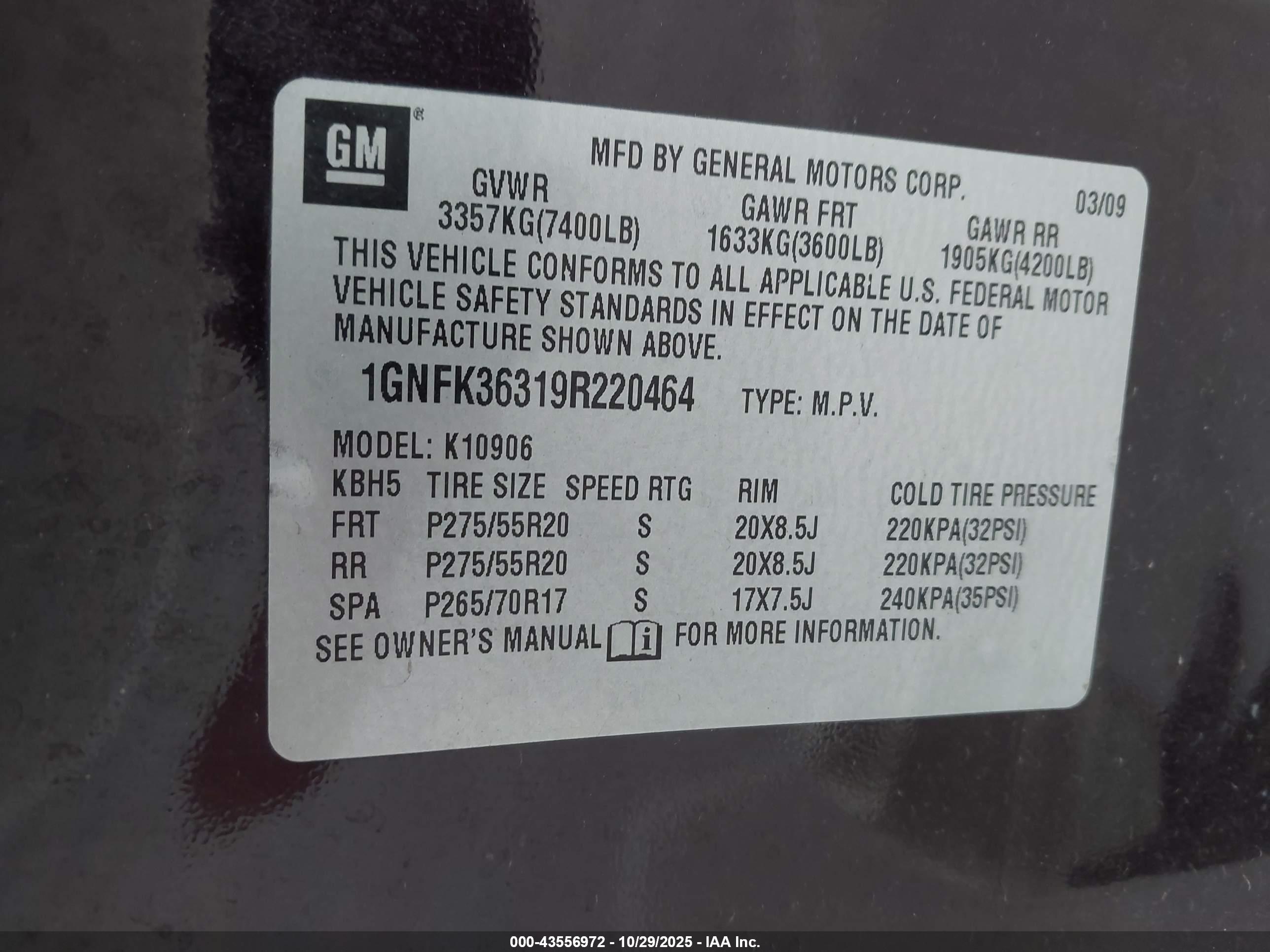 CHEVROLET SUBURBAN image 9
