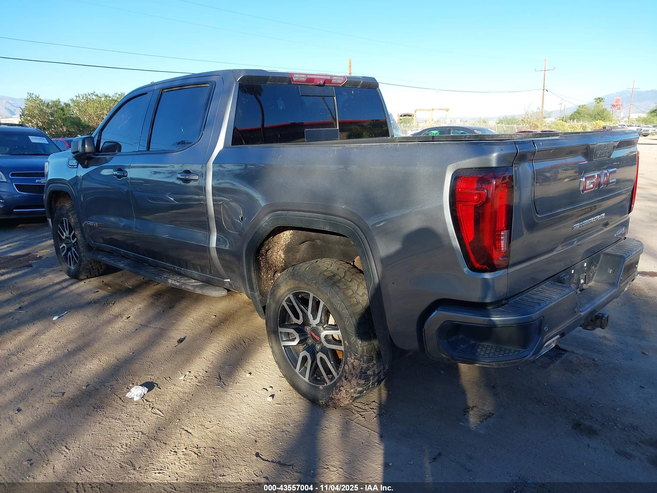 GMC SIERRA image 3
