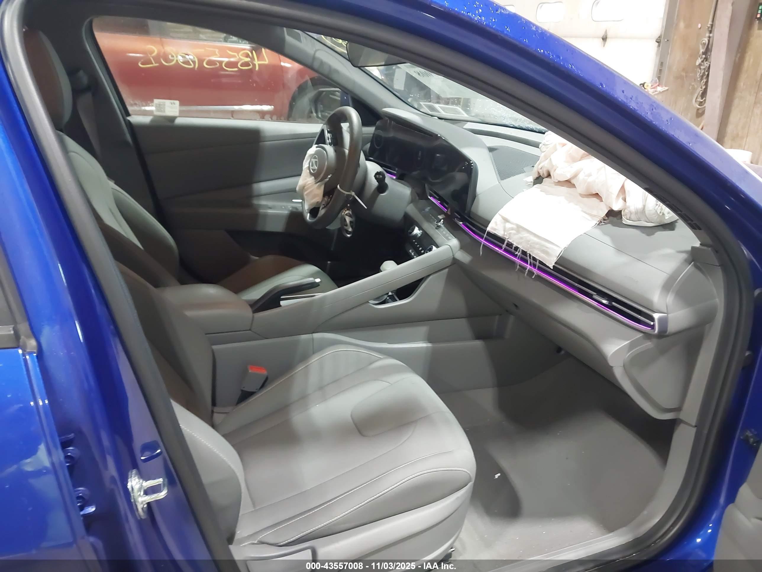 HYUNDAI ELANTRA image 5