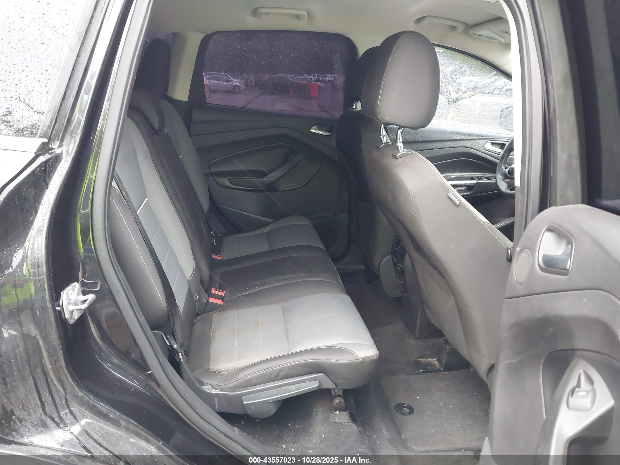 FORD ESCAPE image 8