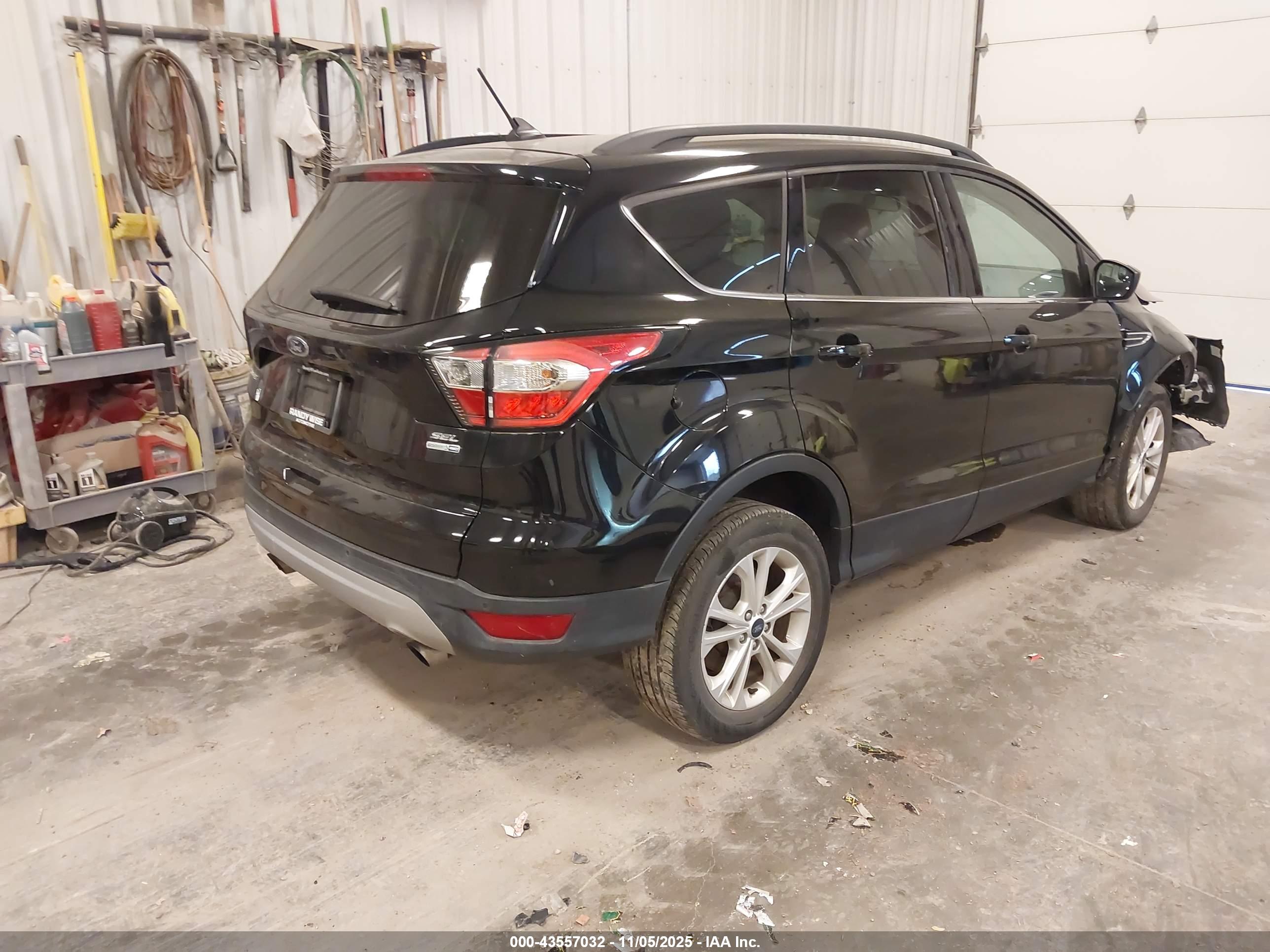 FORD ESCAPE image 4