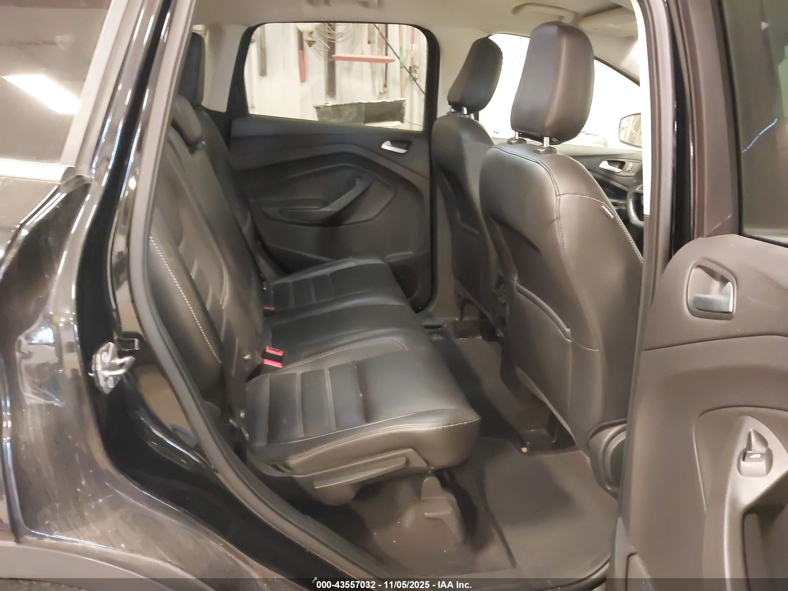 FORD ESCAPE image 8