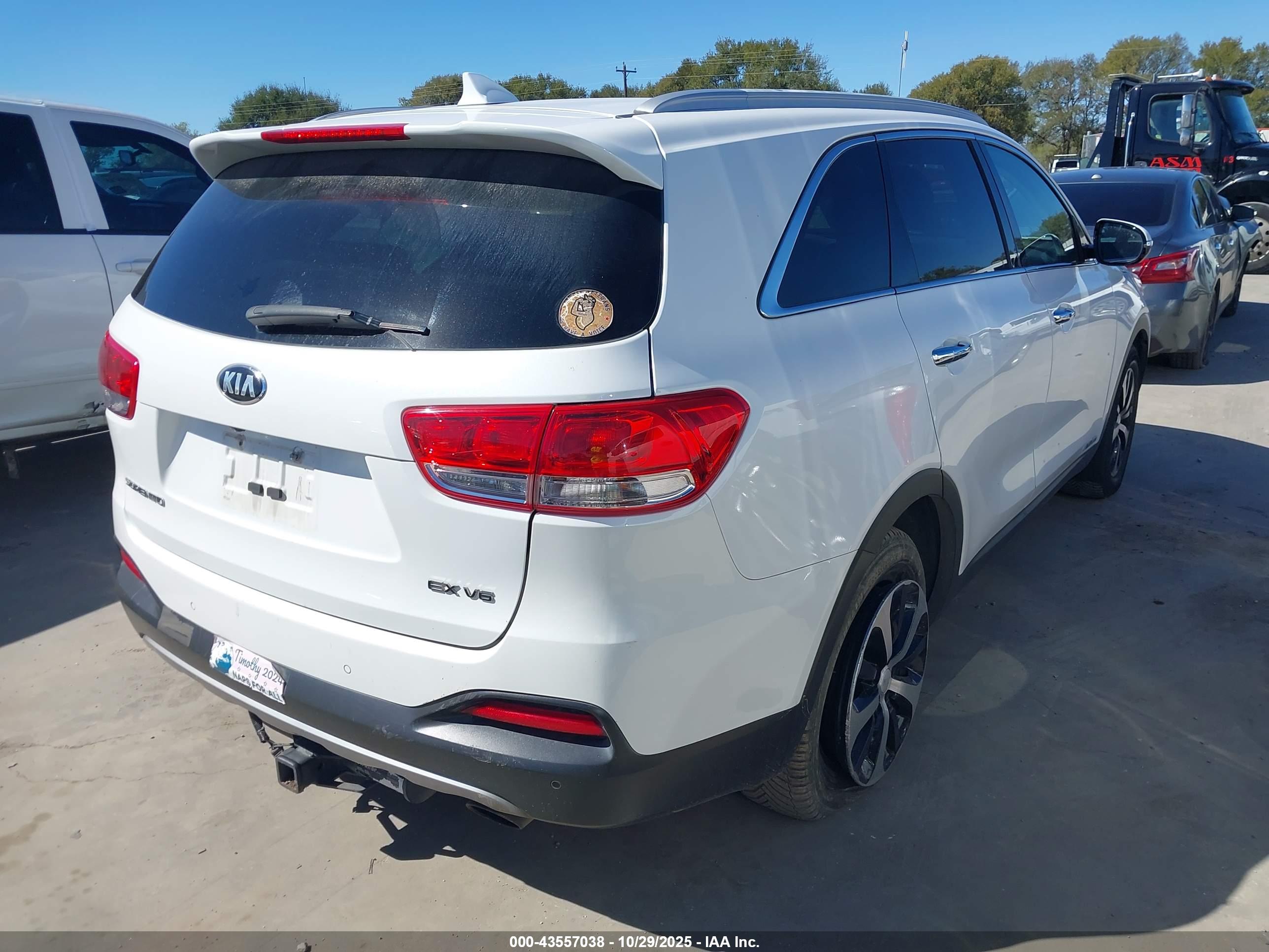 KIA SORENTO image 4