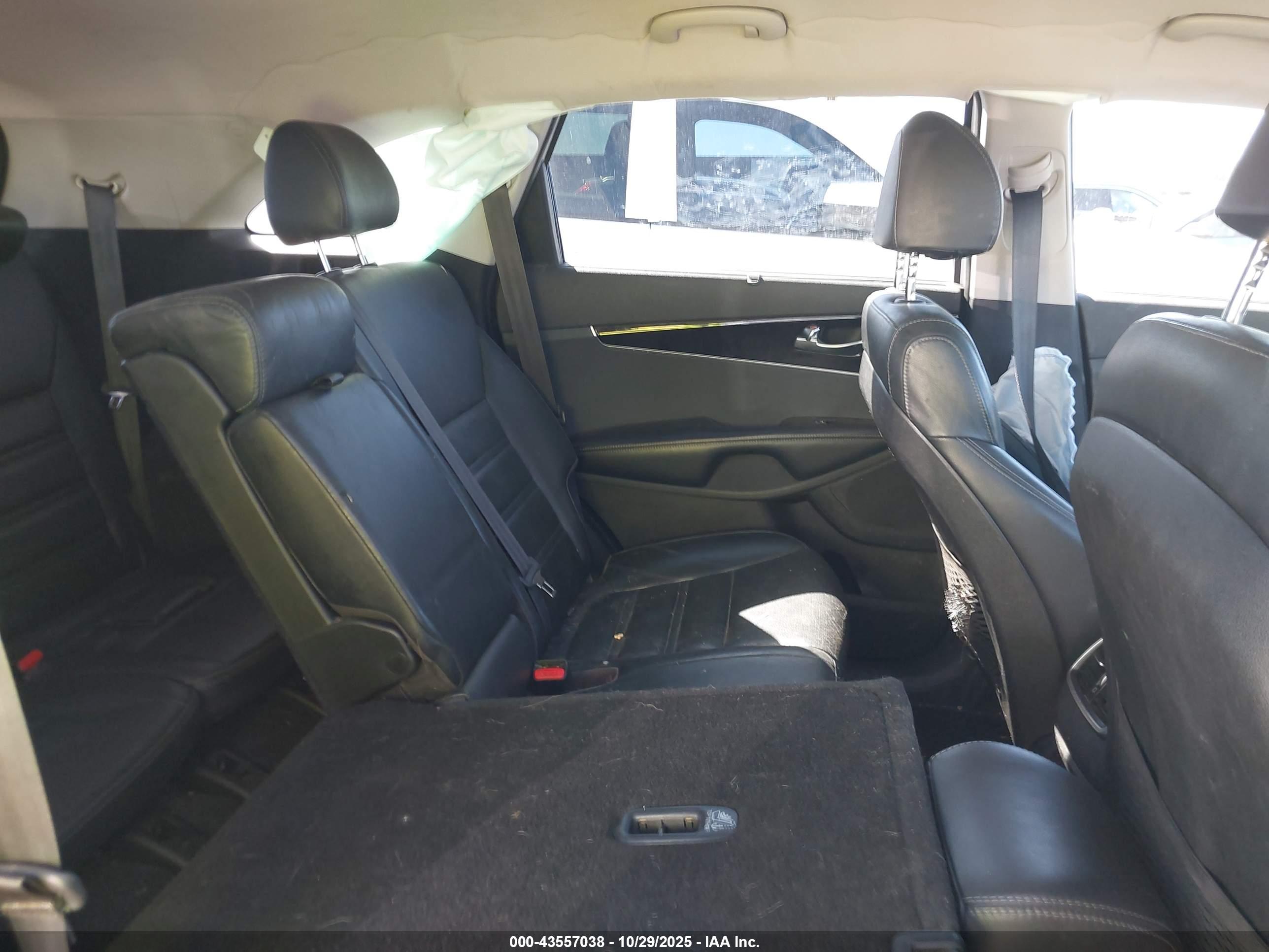 KIA SORENTO image 8