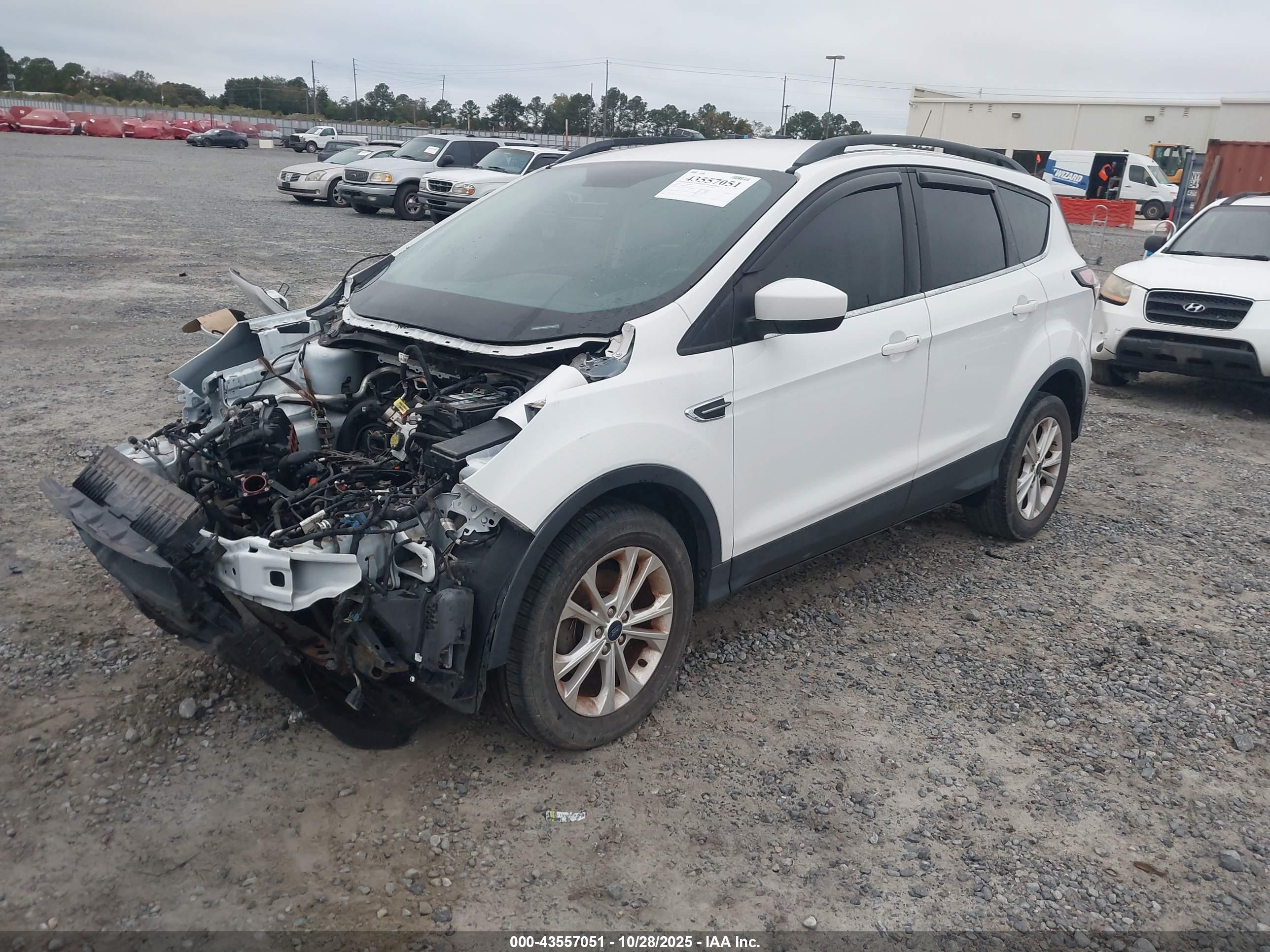 FORD ESCAPE image 2