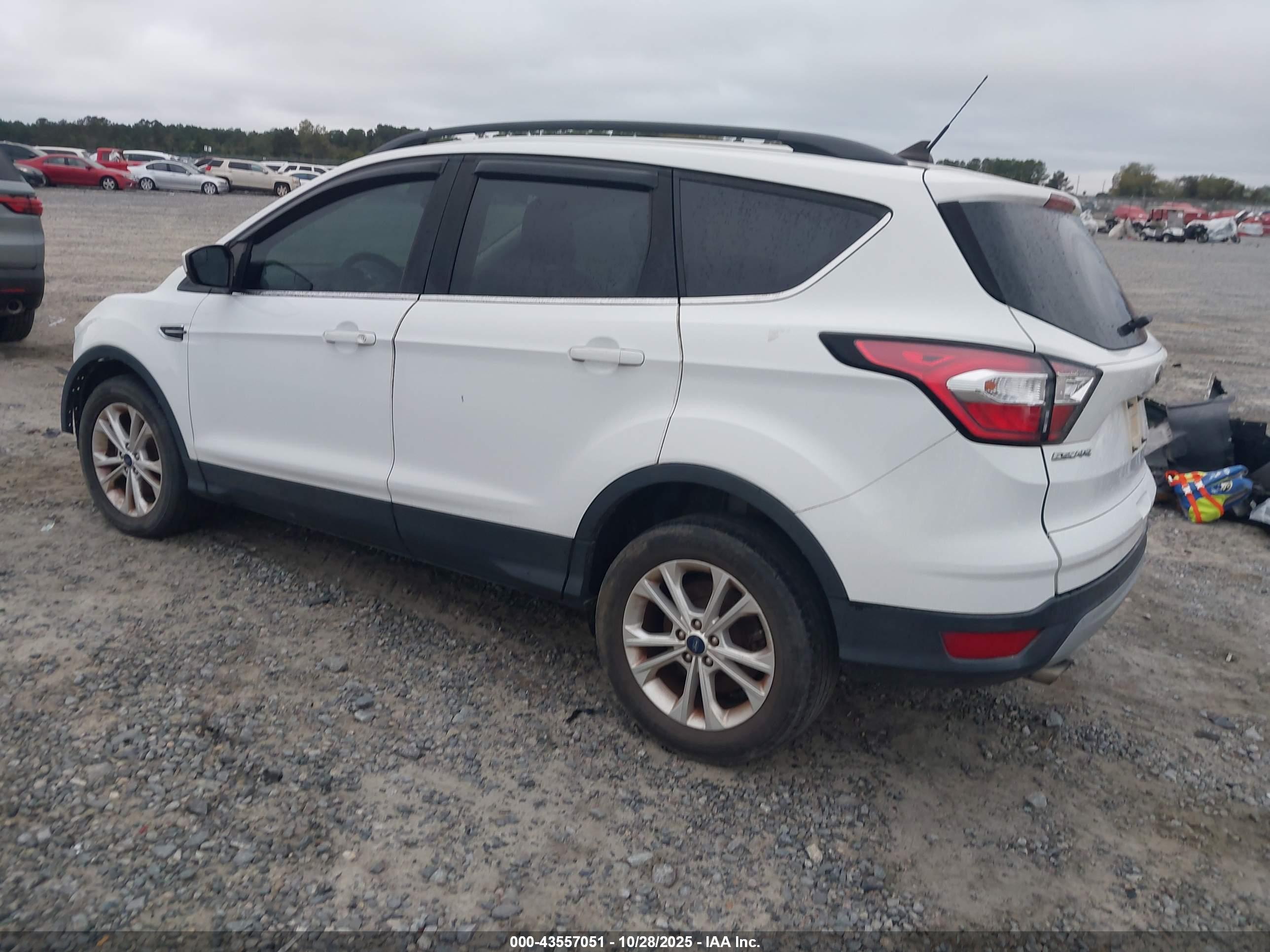FORD ESCAPE image 3