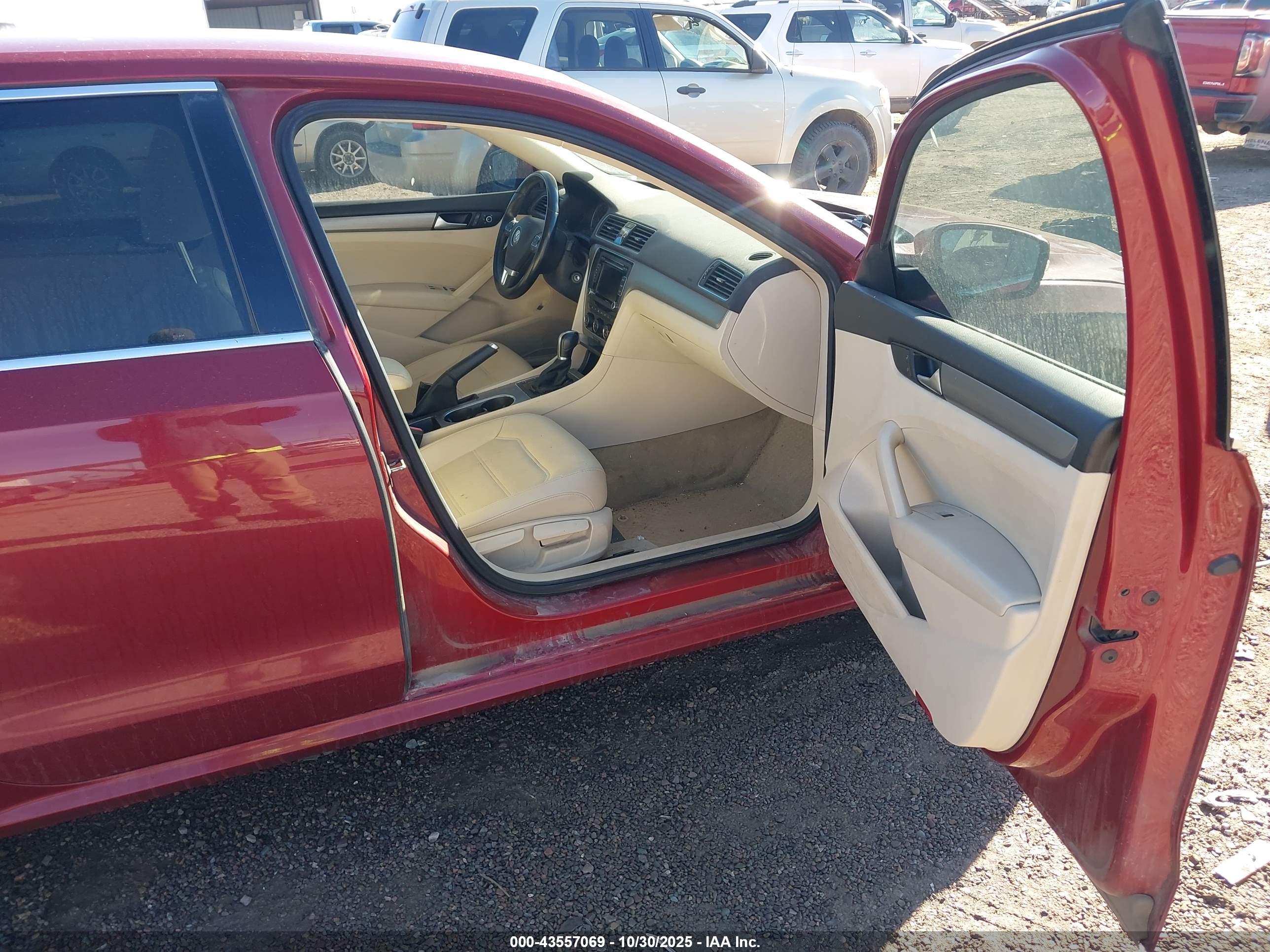 VOLKSWAGEN PASSAT image 5
