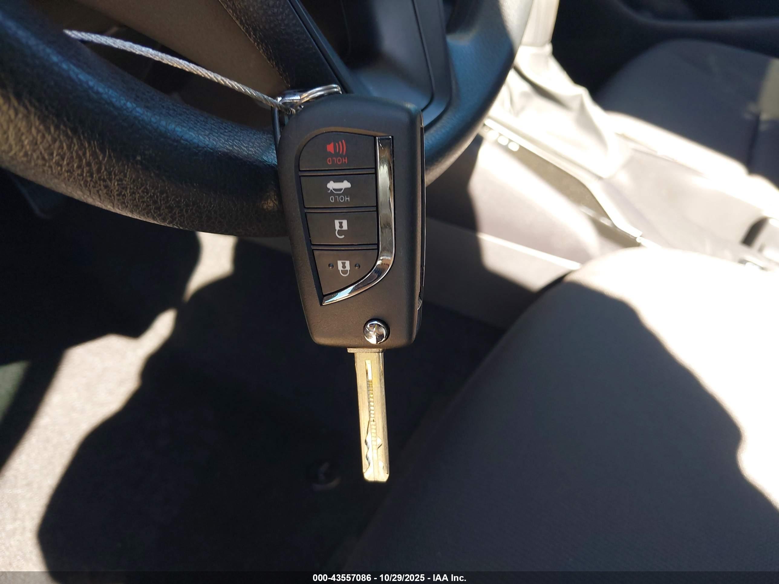 TOYOTA COROLLA image 11