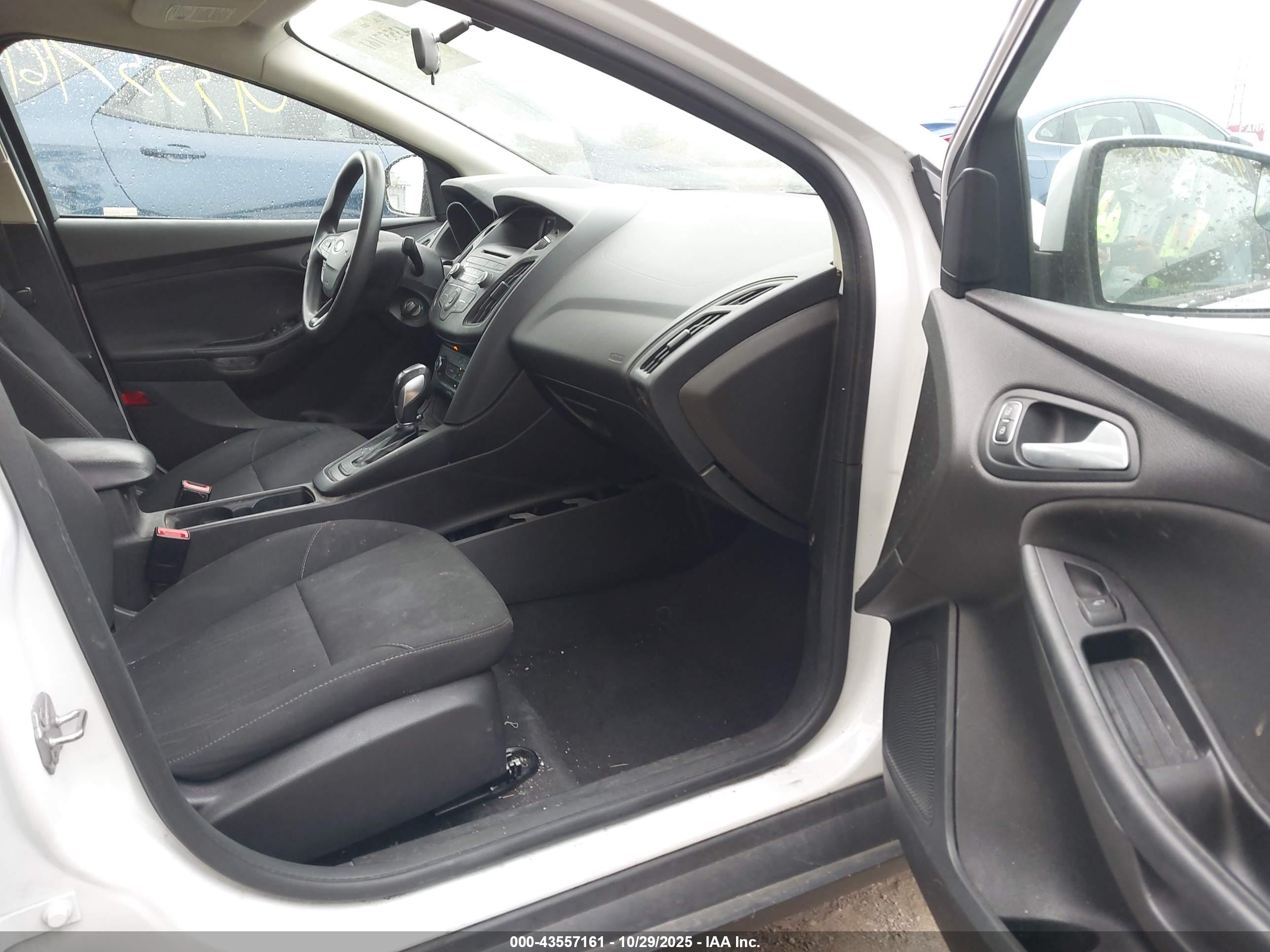 FORD FOCUS image 5