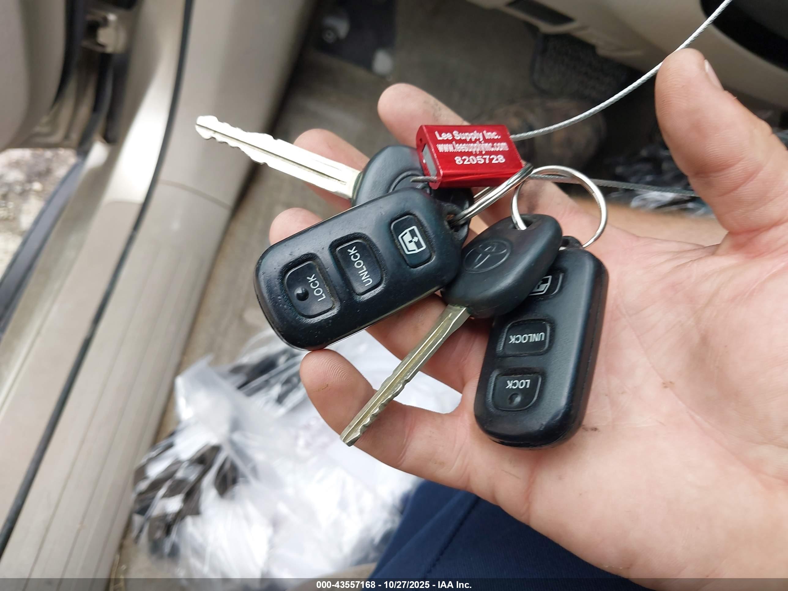 TOYOTA 4RUNNER image 11