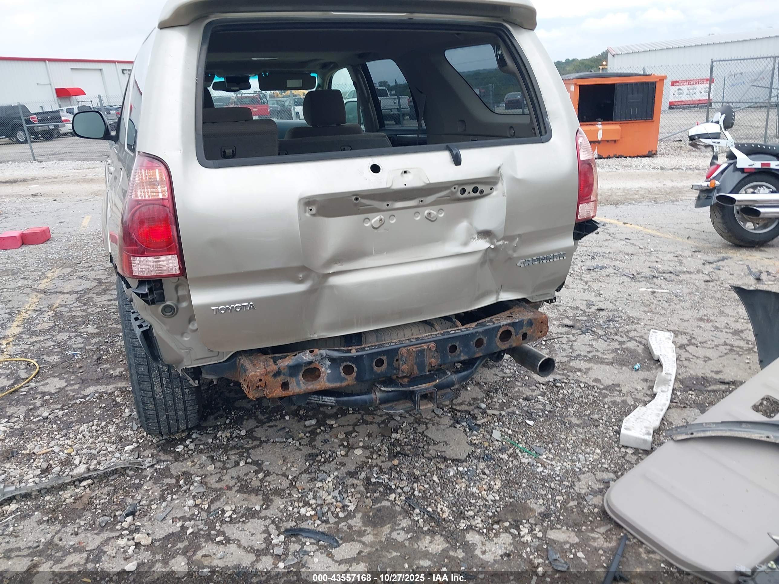 TOYOTA 4RUNNER image 6