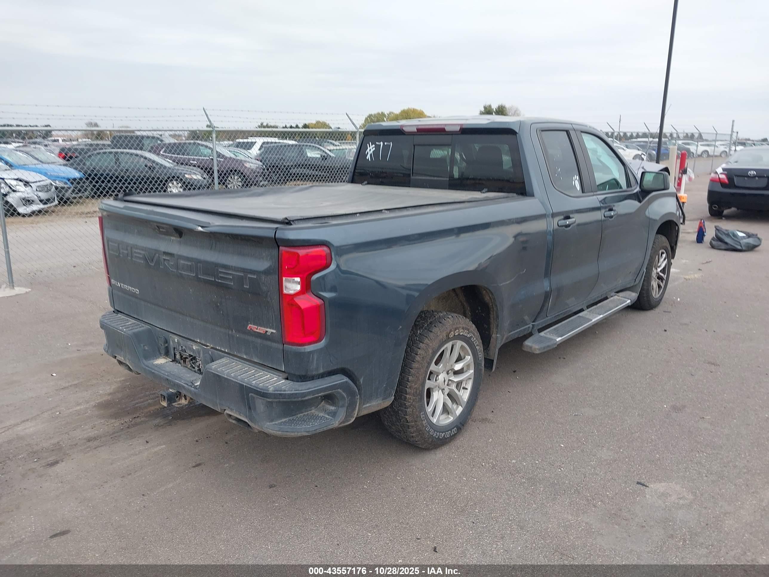 CHEVROLET SILVERADO image 4
