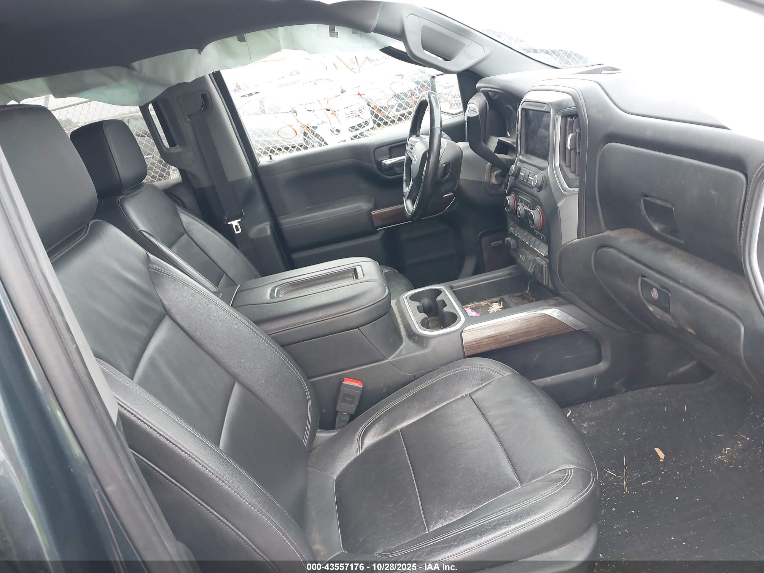 CHEVROLET SILVERADO image 5
