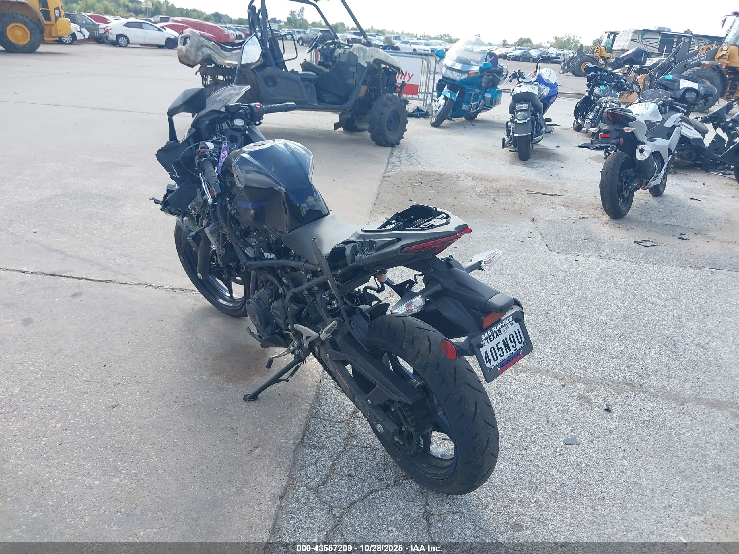 KAWASAKI EX500 image 3