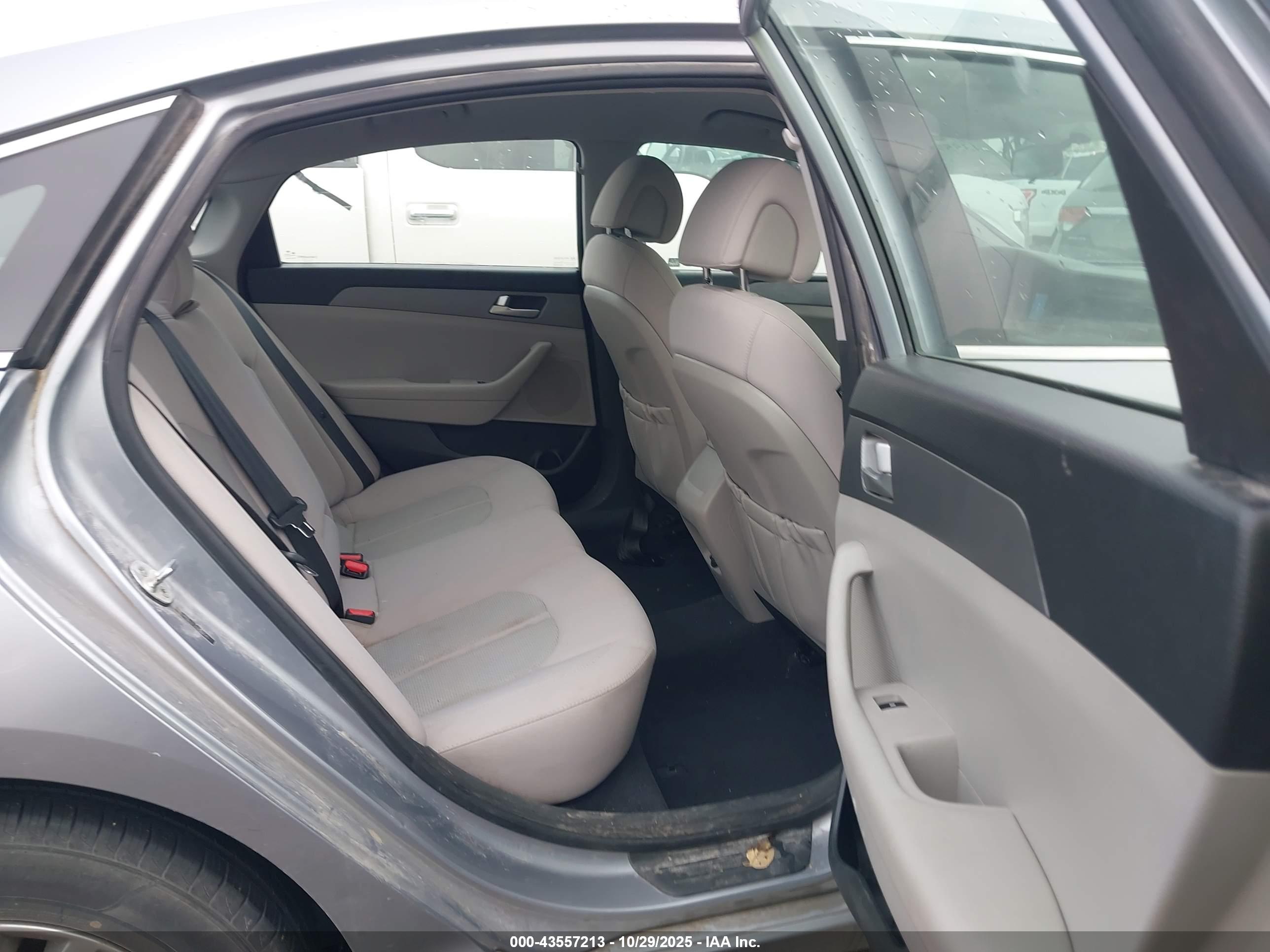HYUNDAI SONATA image 8