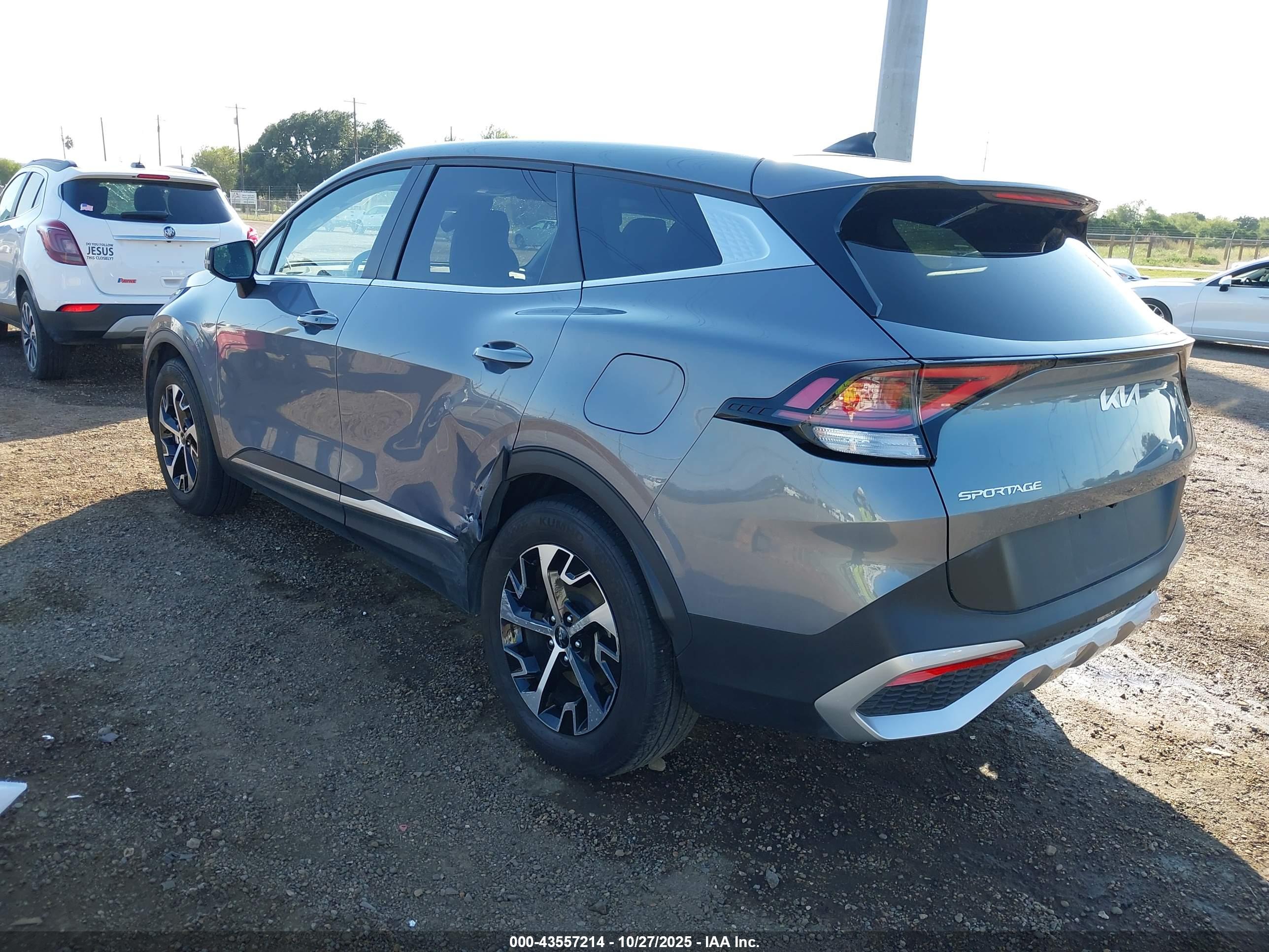 KIA SPORTAGE image 3