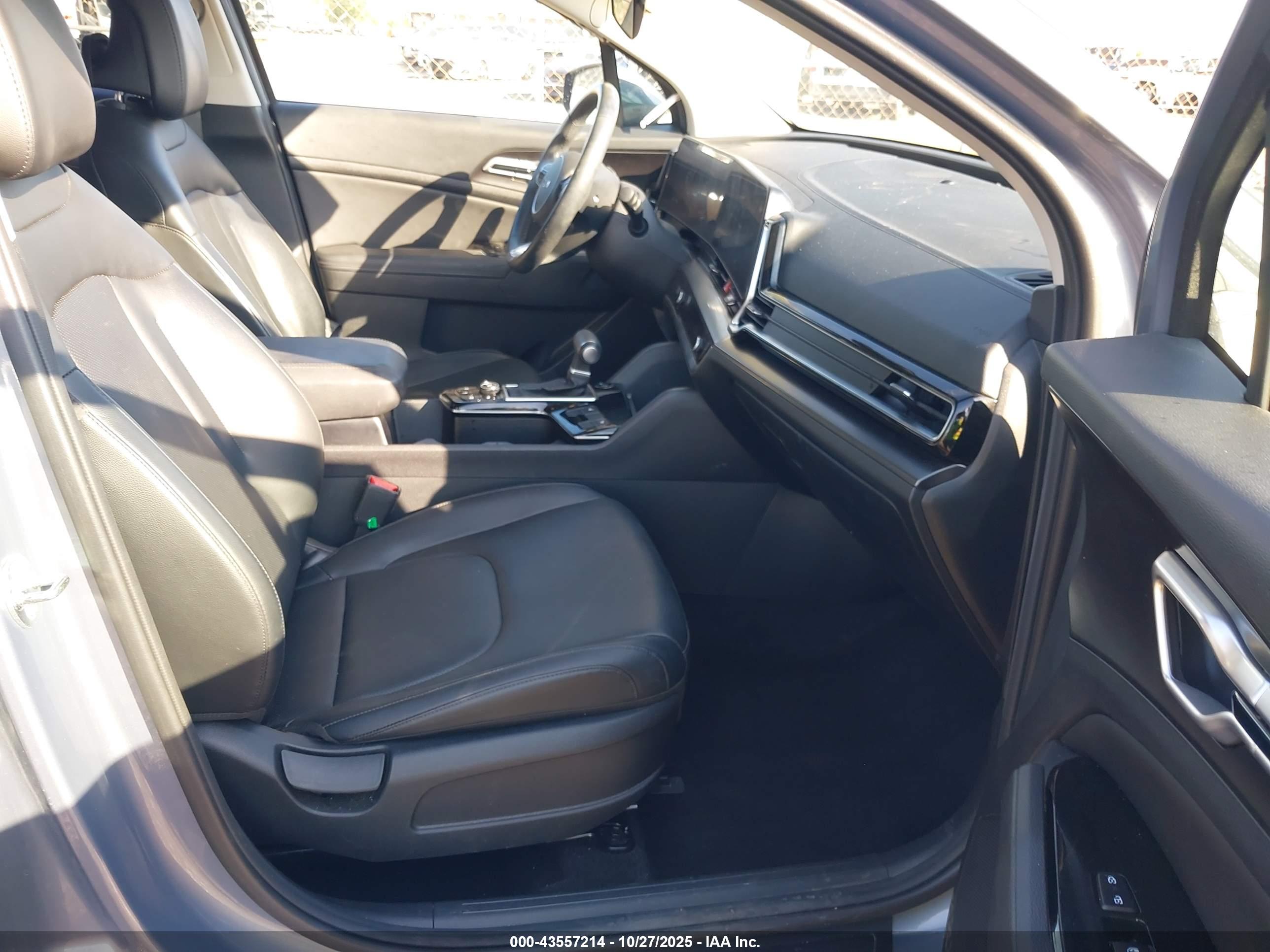 KIA SPORTAGE image 5