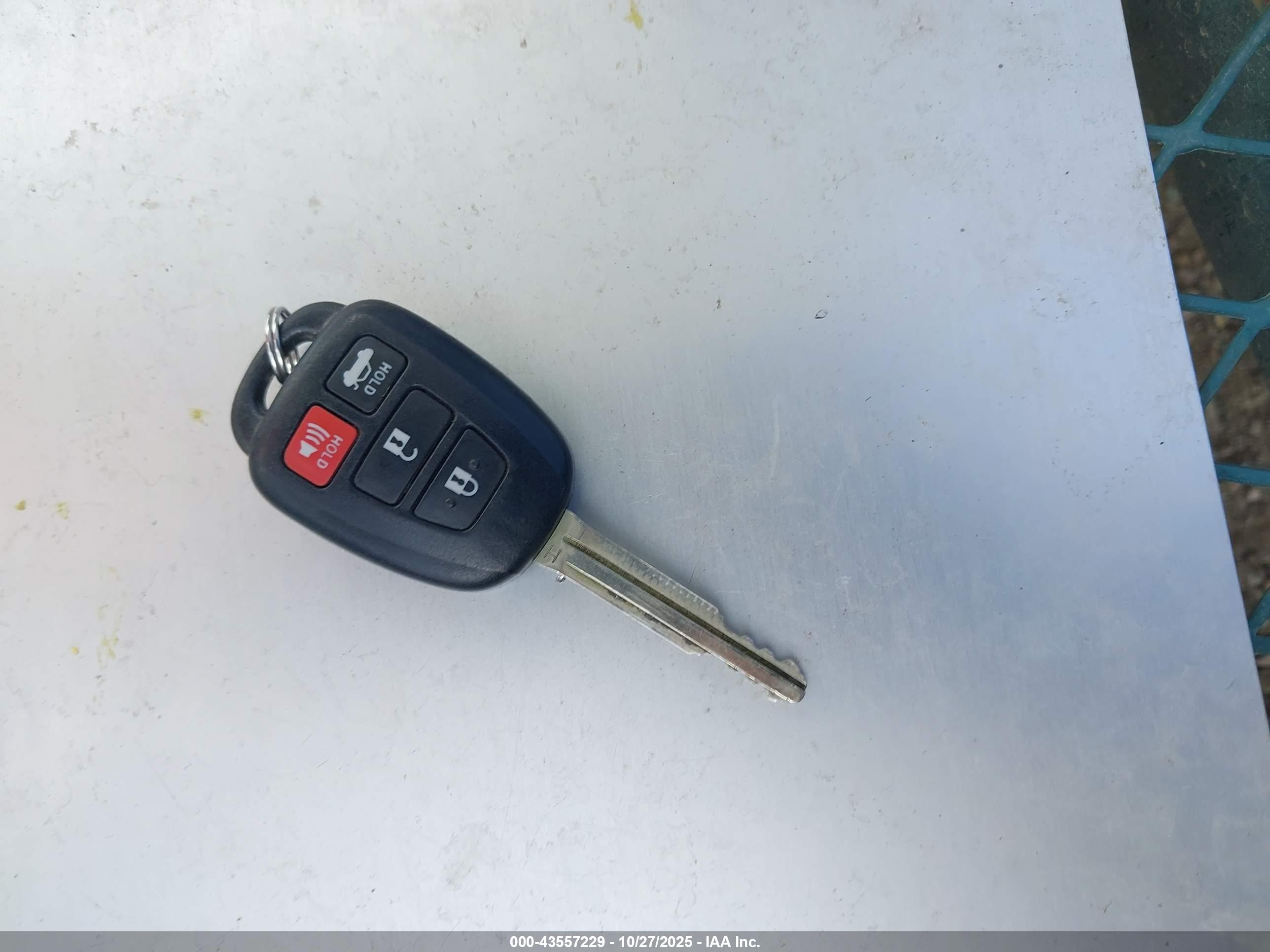 TOYOTA CAMRY image 11