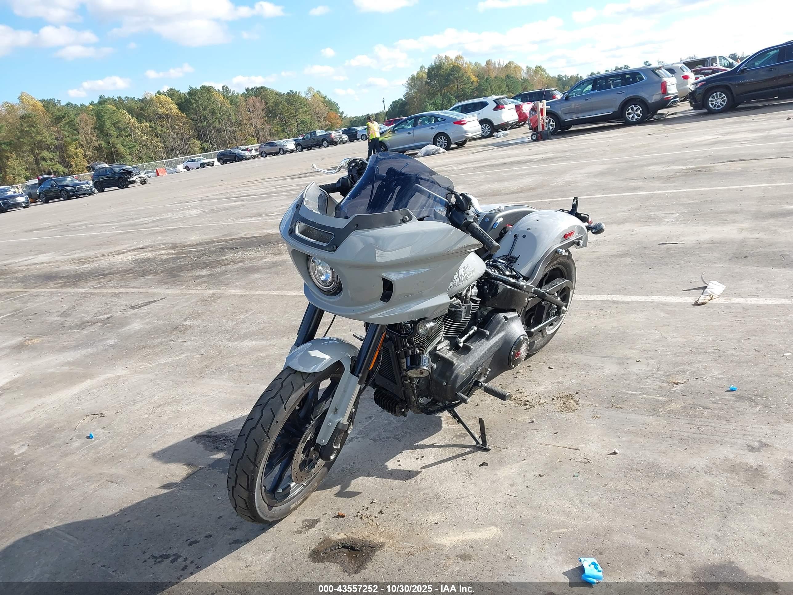 HARLEY-DAVIDSON FXLRST image 2