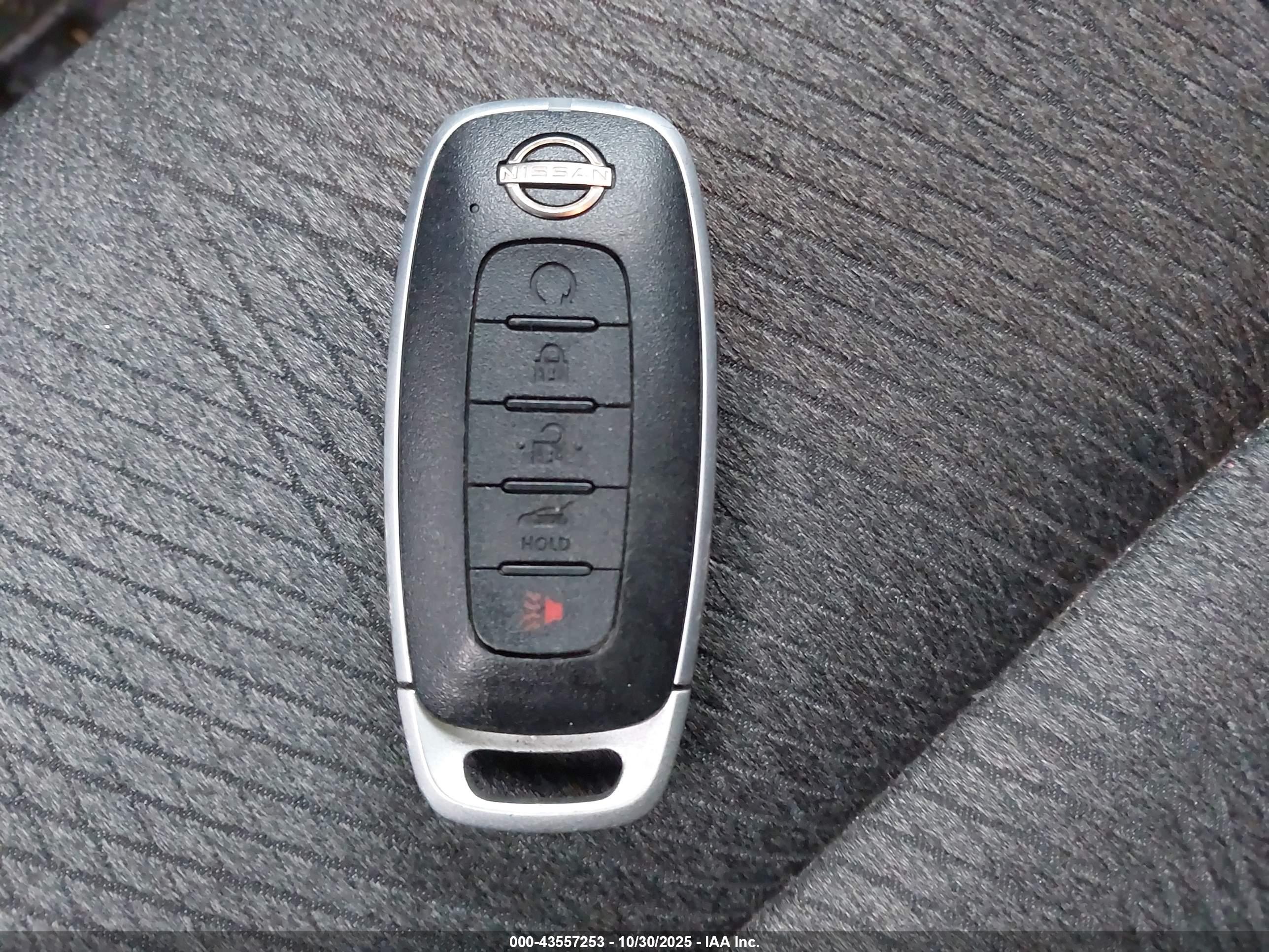 NISSAN ROGUE image 11