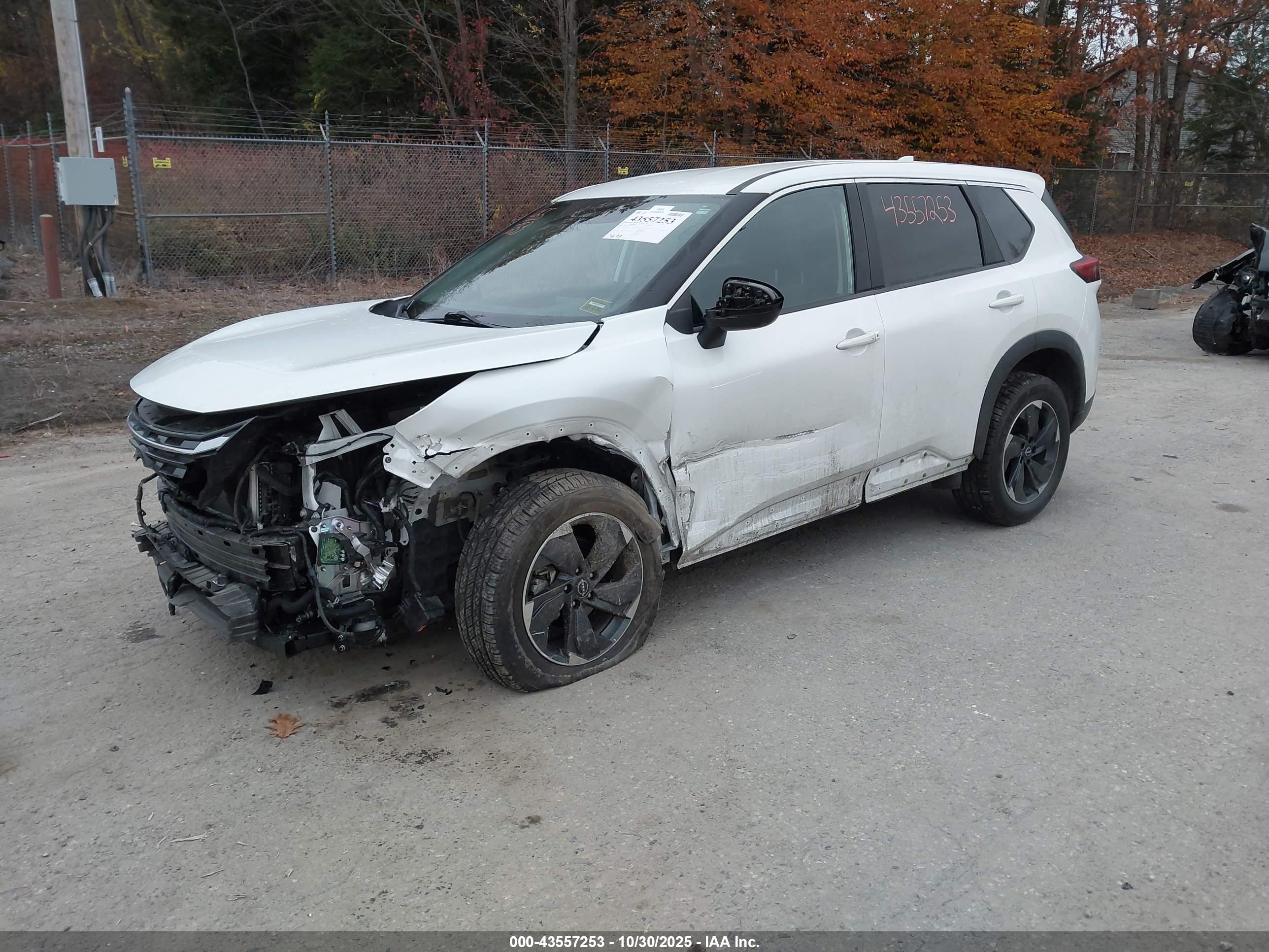NISSAN ROGUE image 2