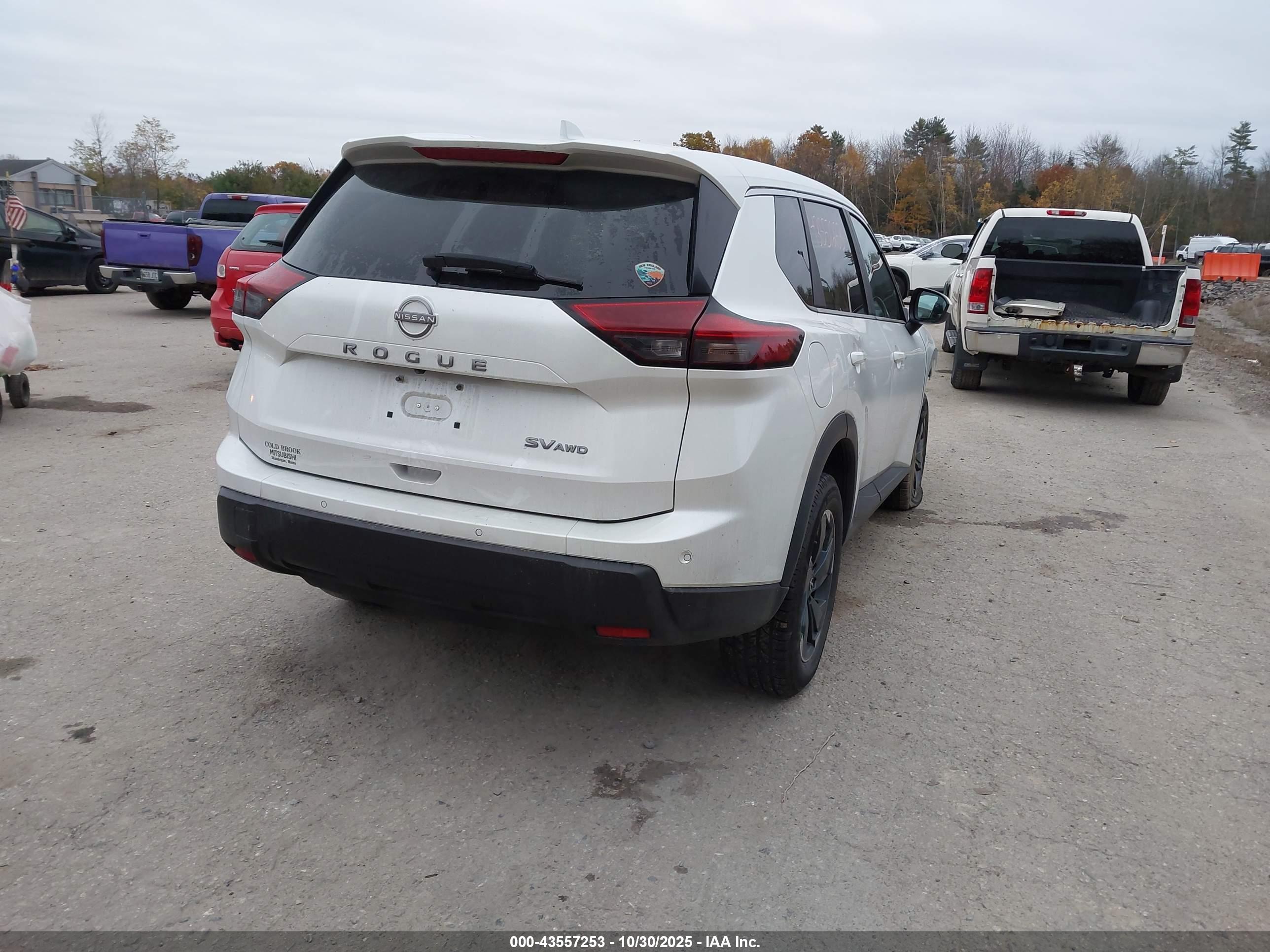 NISSAN ROGUE image 4