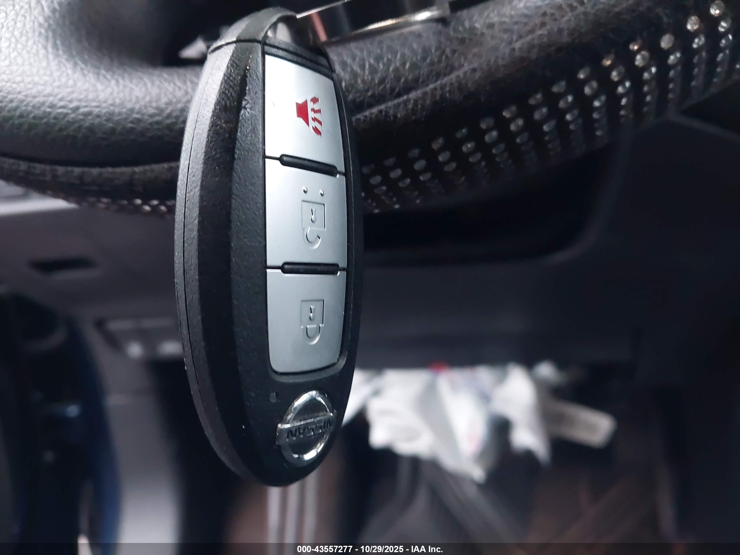 NISSAN MURANO image 11