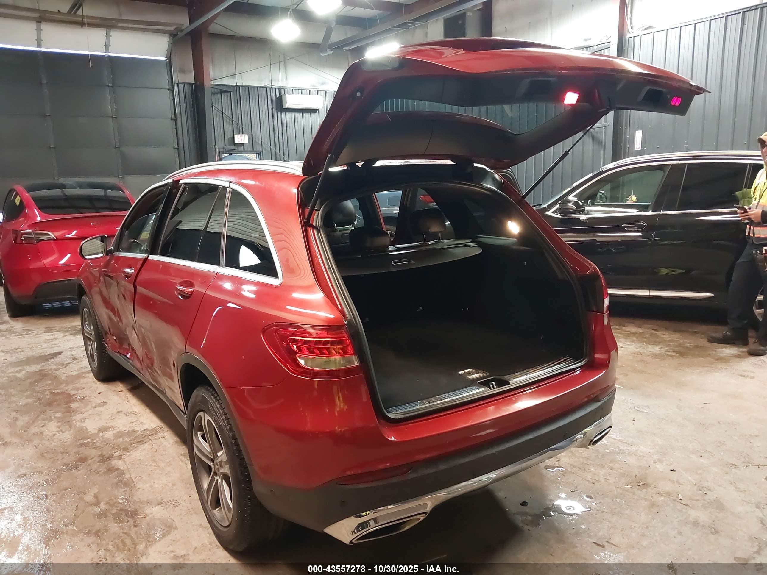 MERCEDES-BENZ GLC image 3