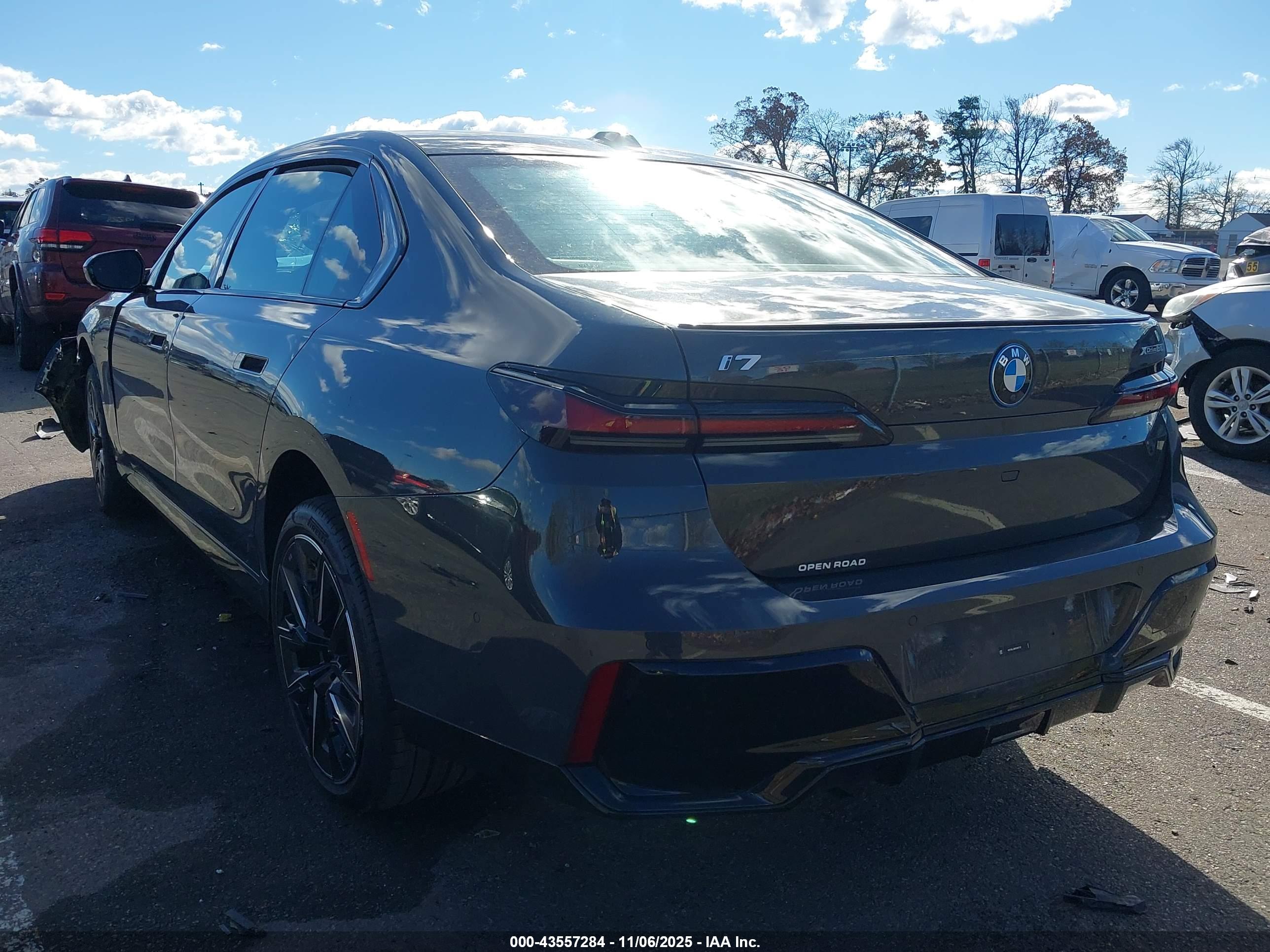 BMW I7 image 3