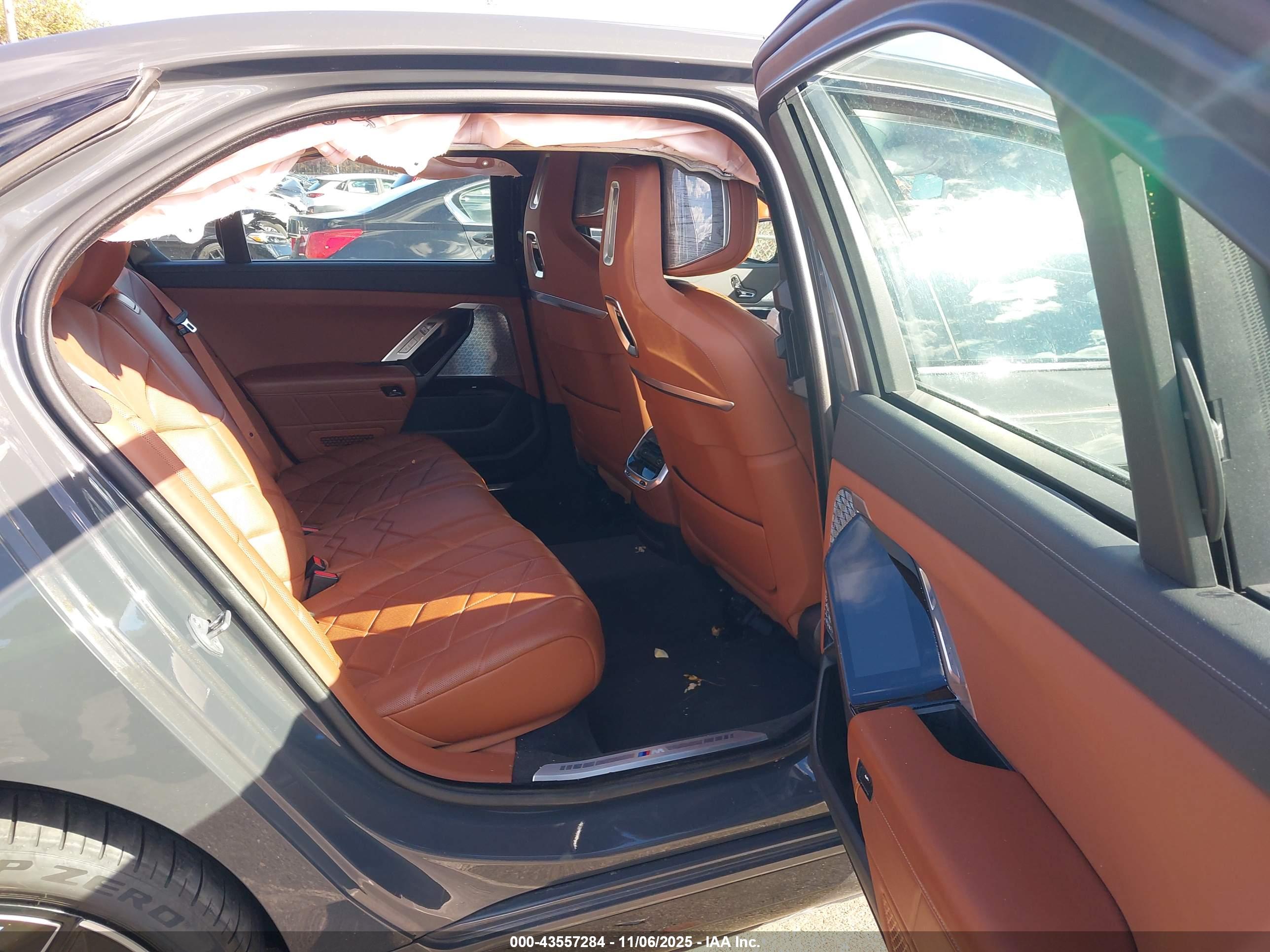 BMW I7 image 8