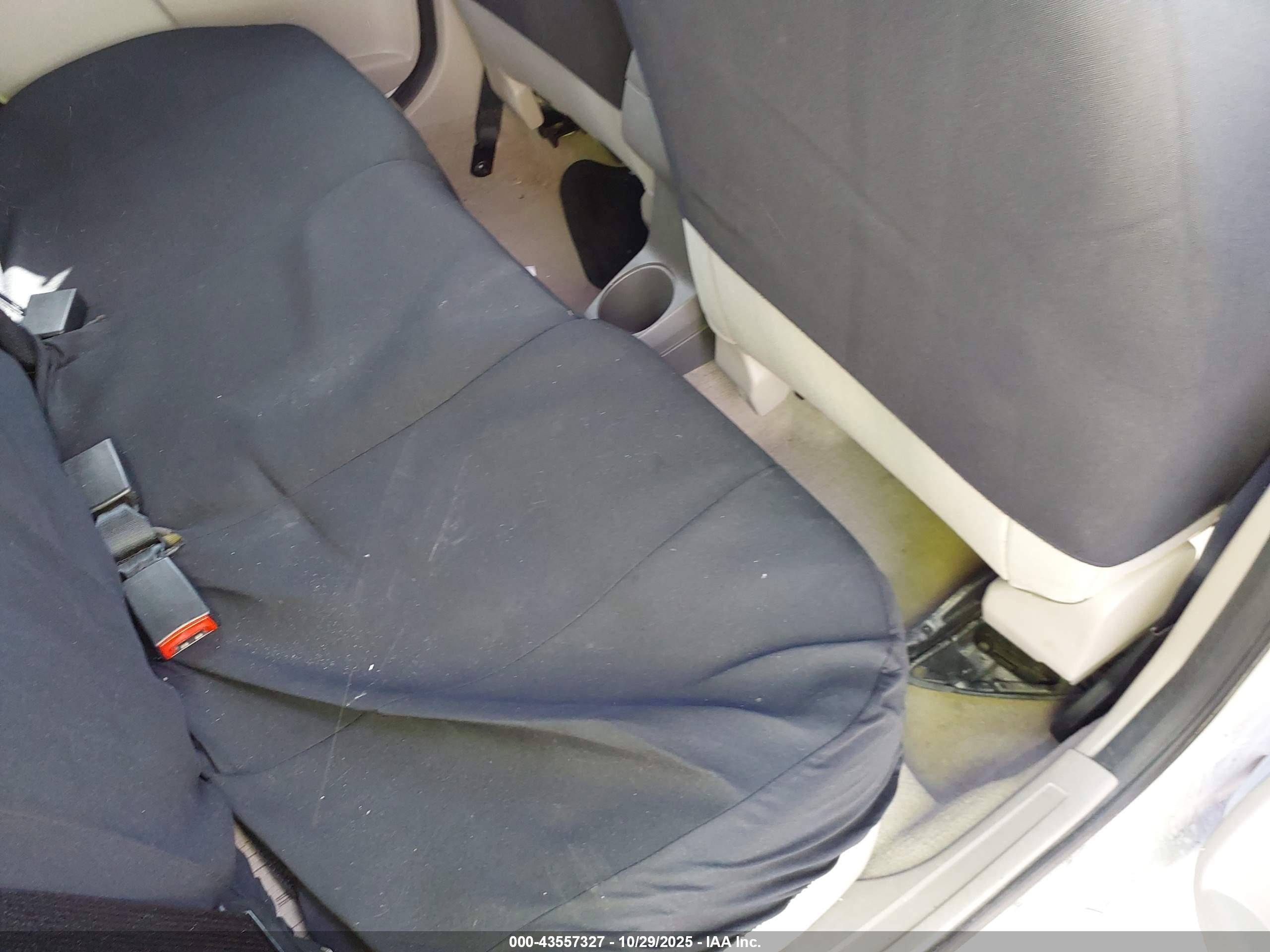 FORD FOCUS image 8