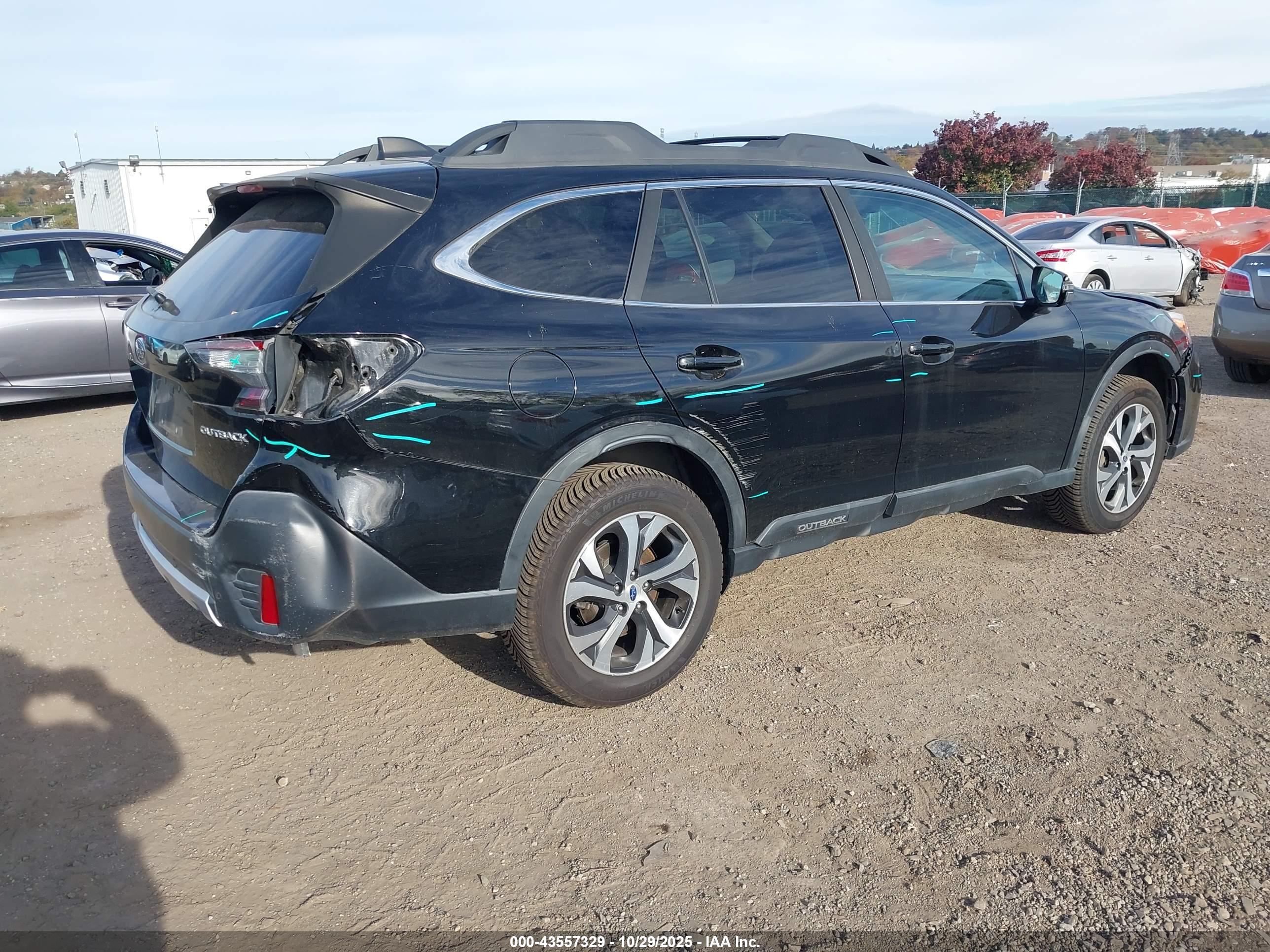 SUBARU OUTBACK image 4