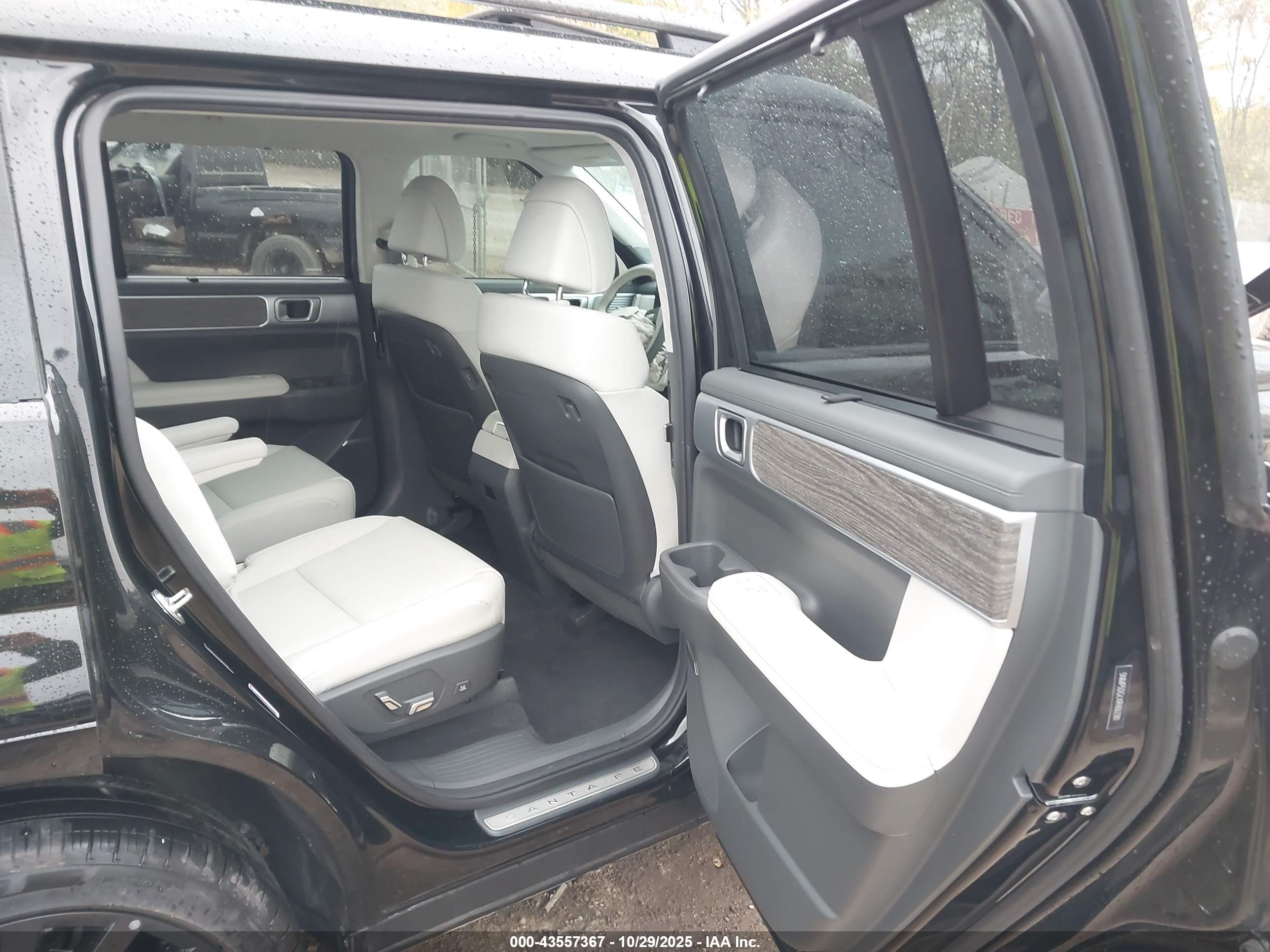 HYUNDAI SANTA image 8