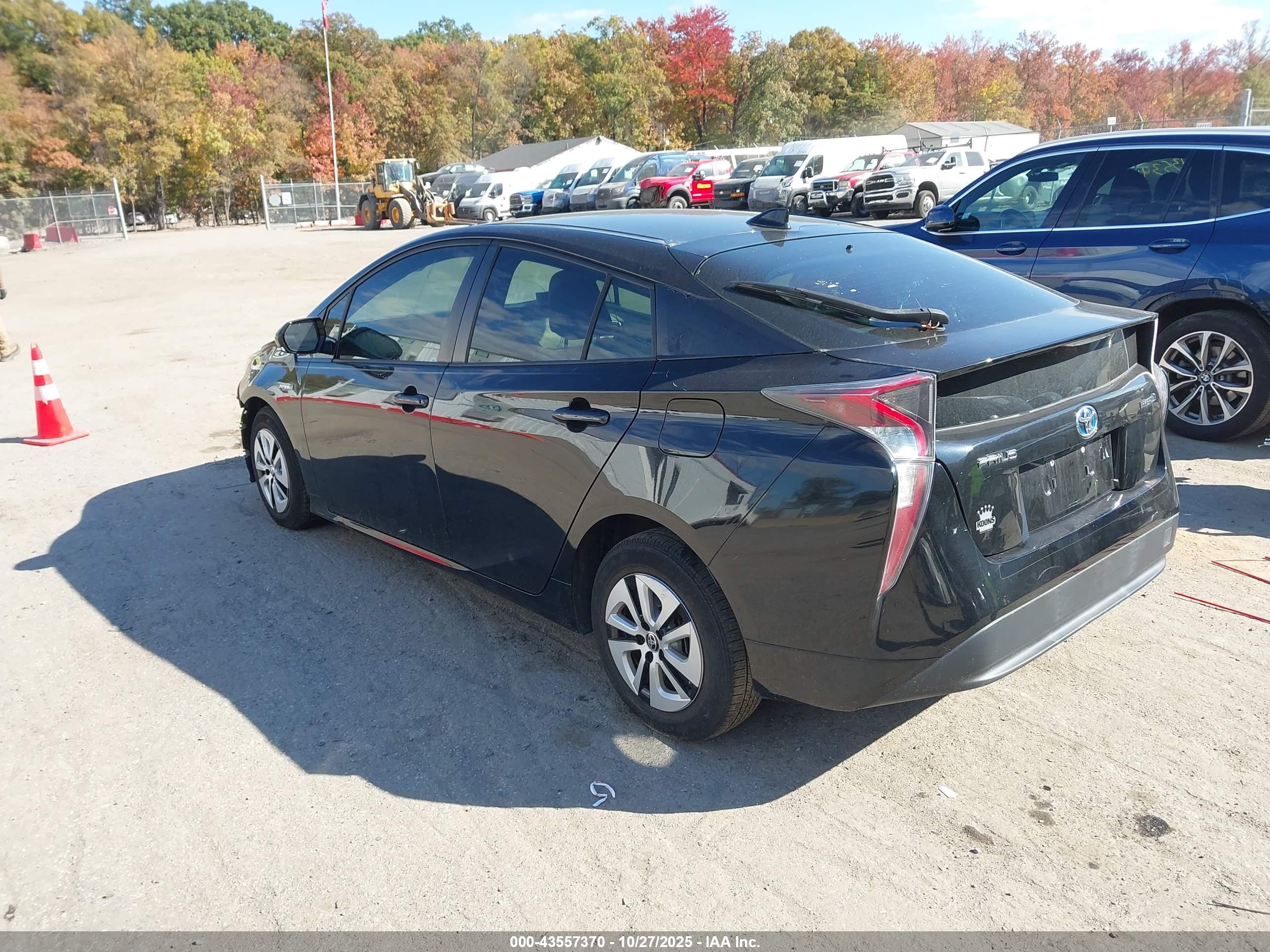 TOYOTA PRIUS image 3