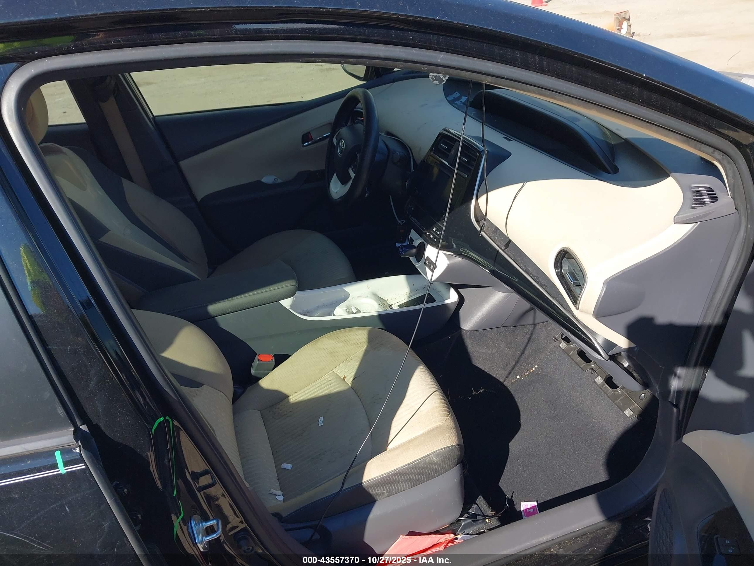 TOYOTA PRIUS image 5