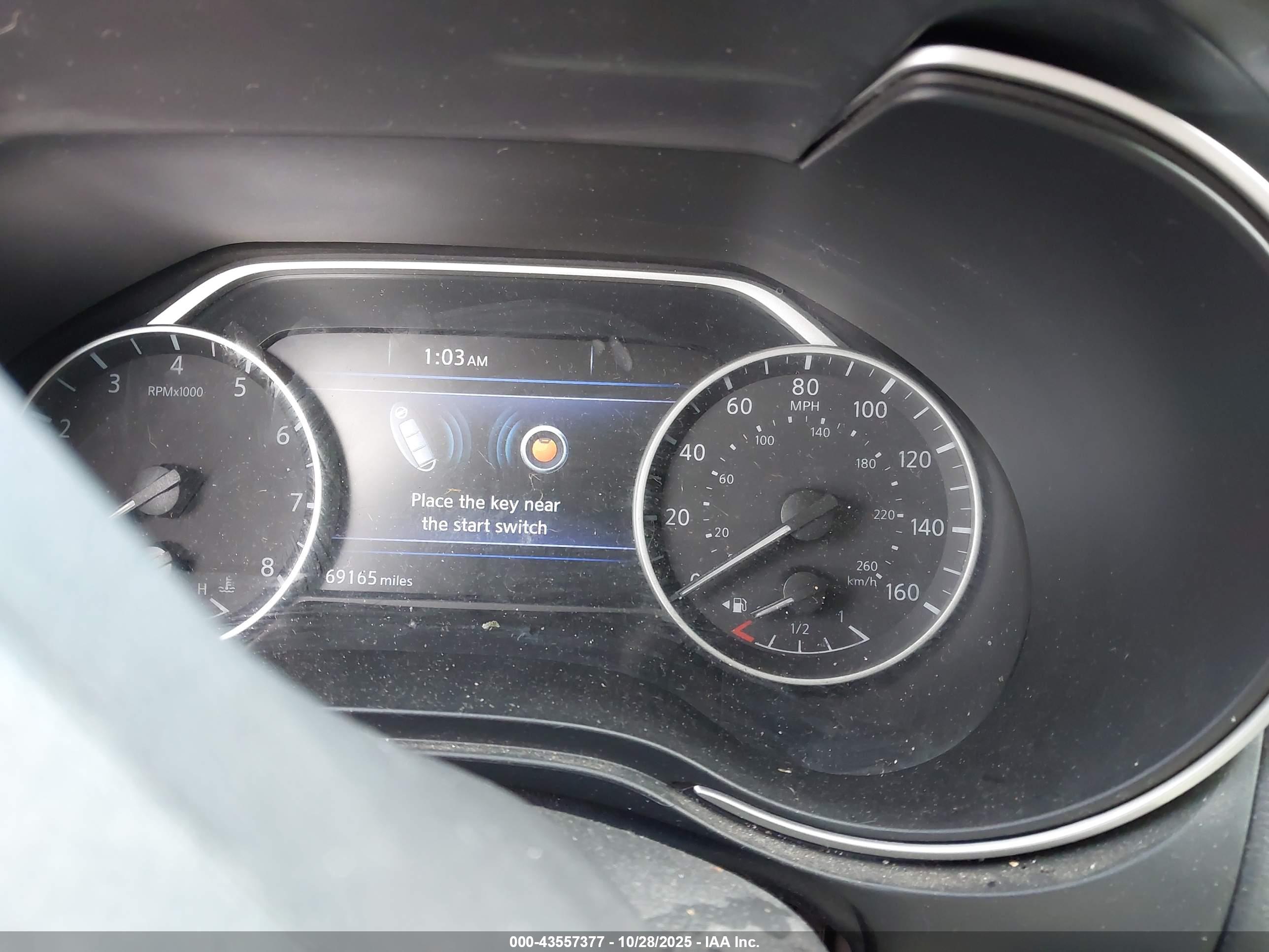 NISSAN MAXIMA image 7