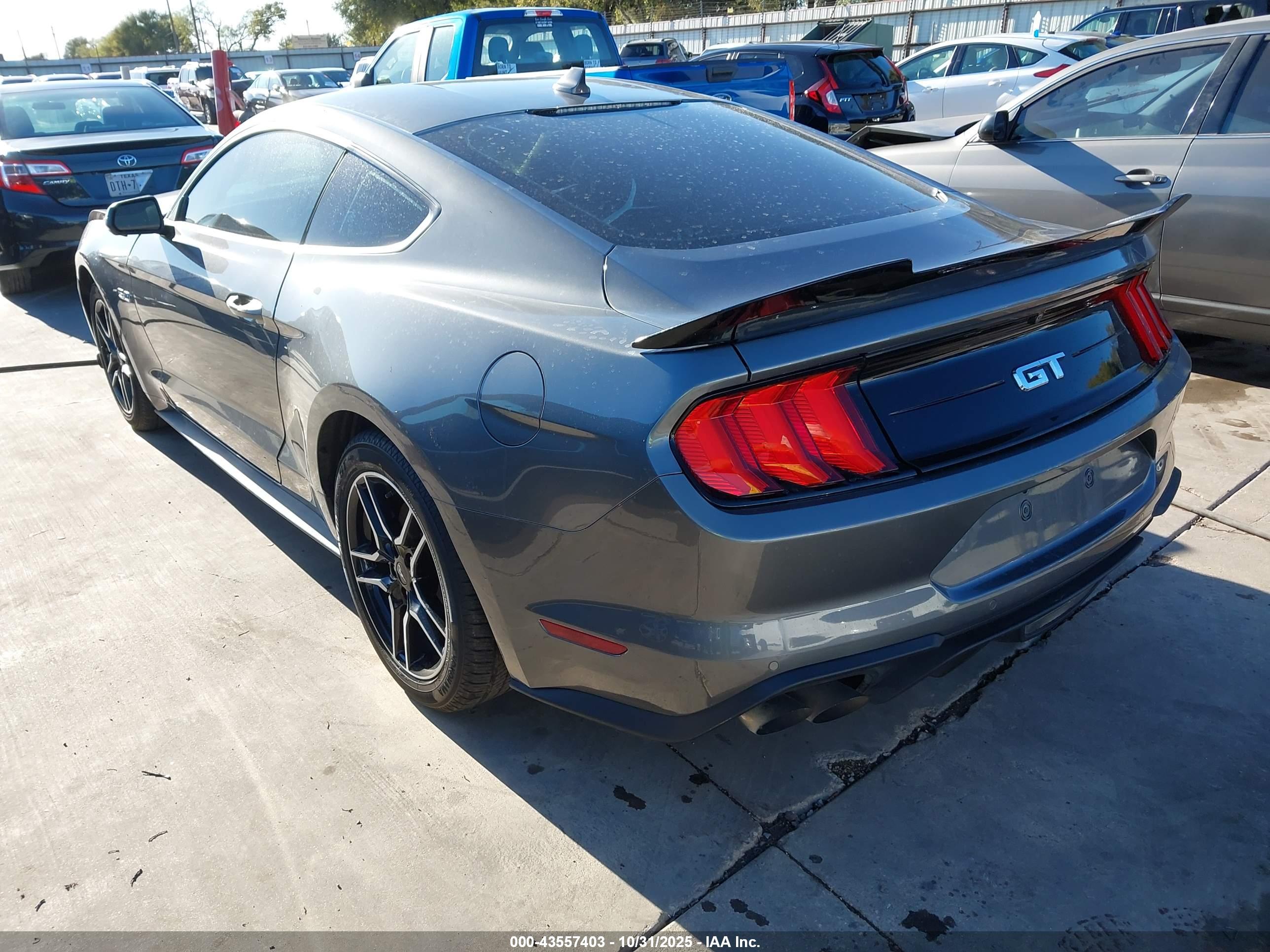 FORD MUSTANG image 3