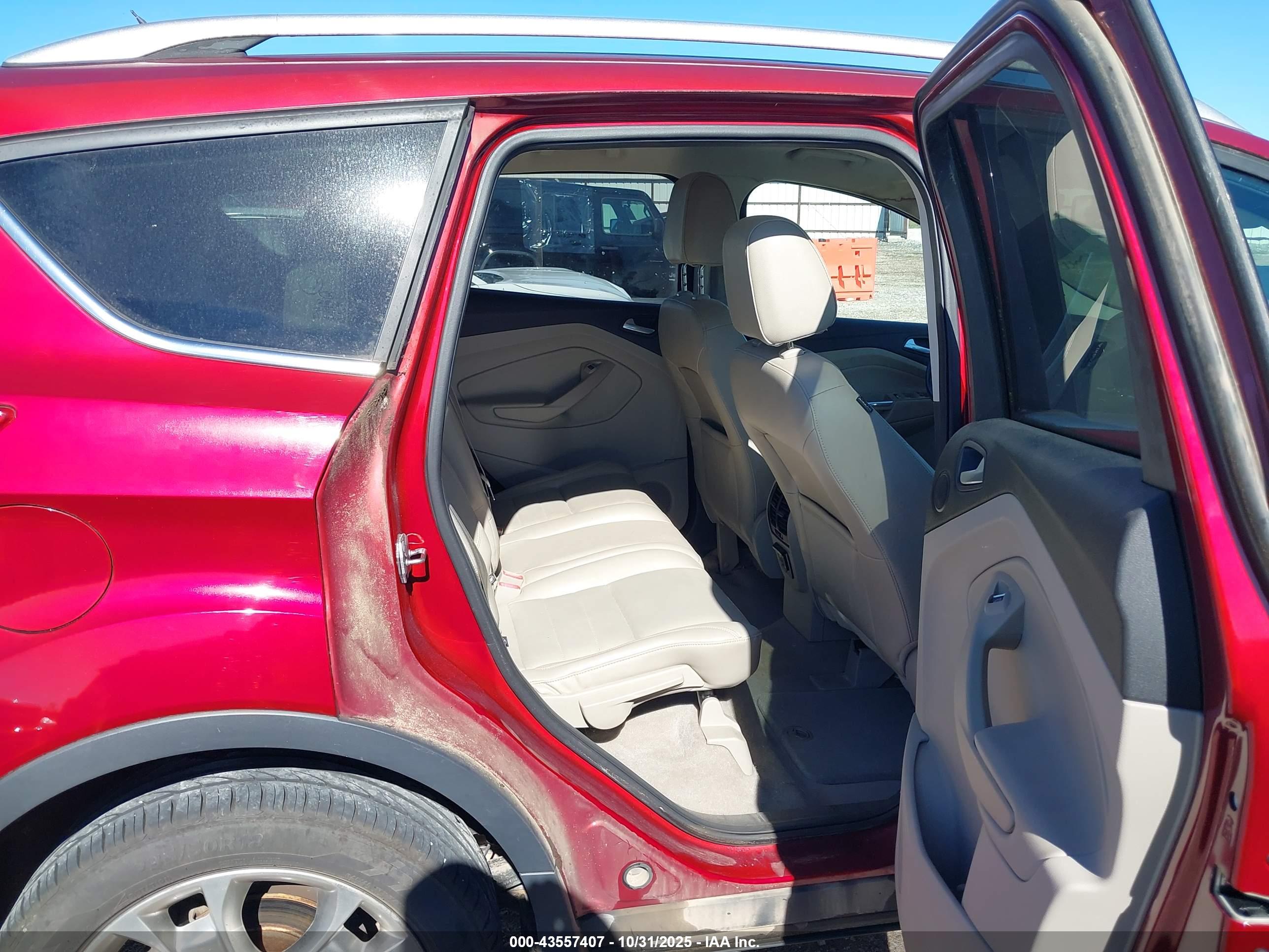 FORD ESCAPE image 8