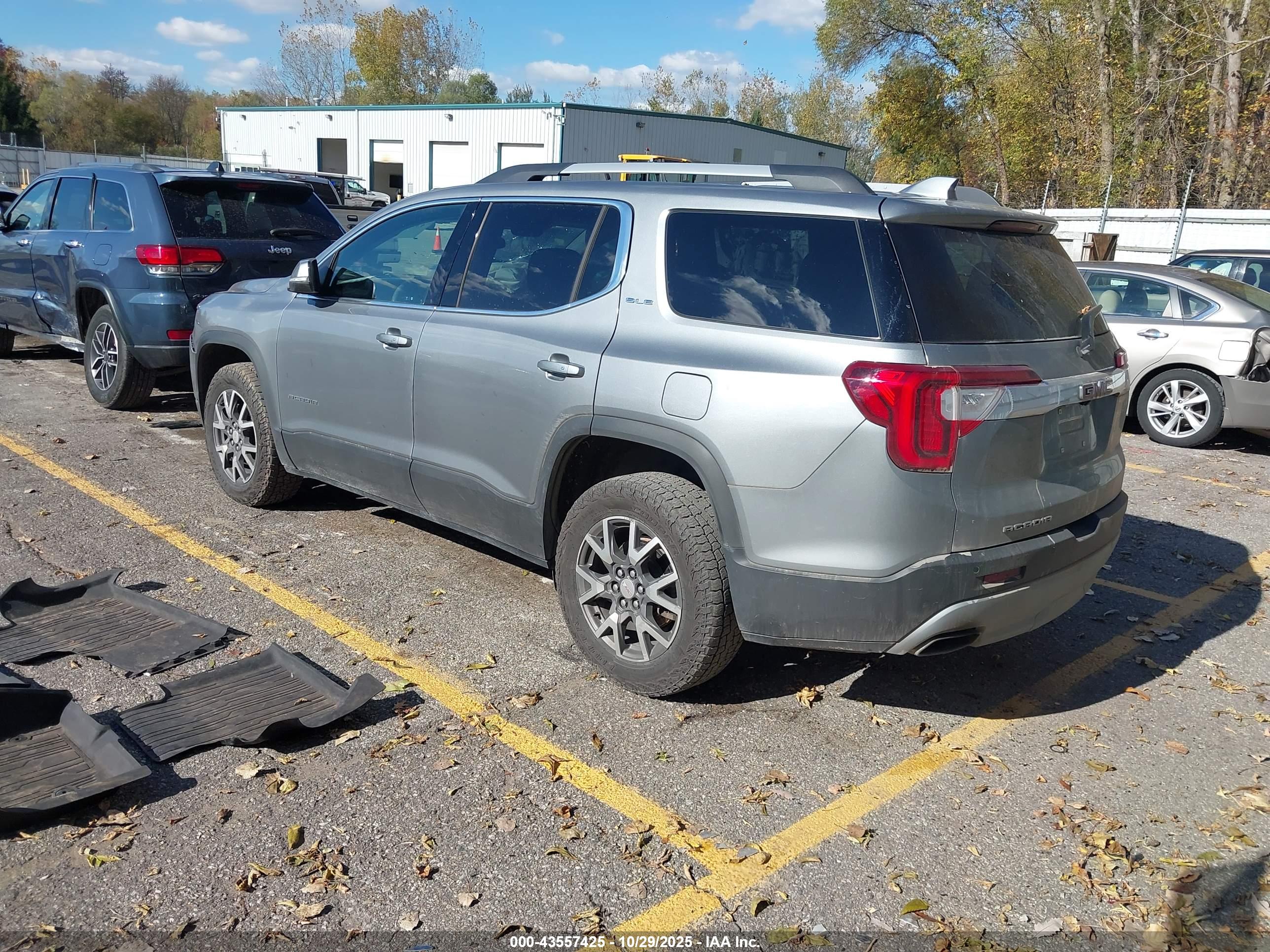 GMC ACADIA image 3