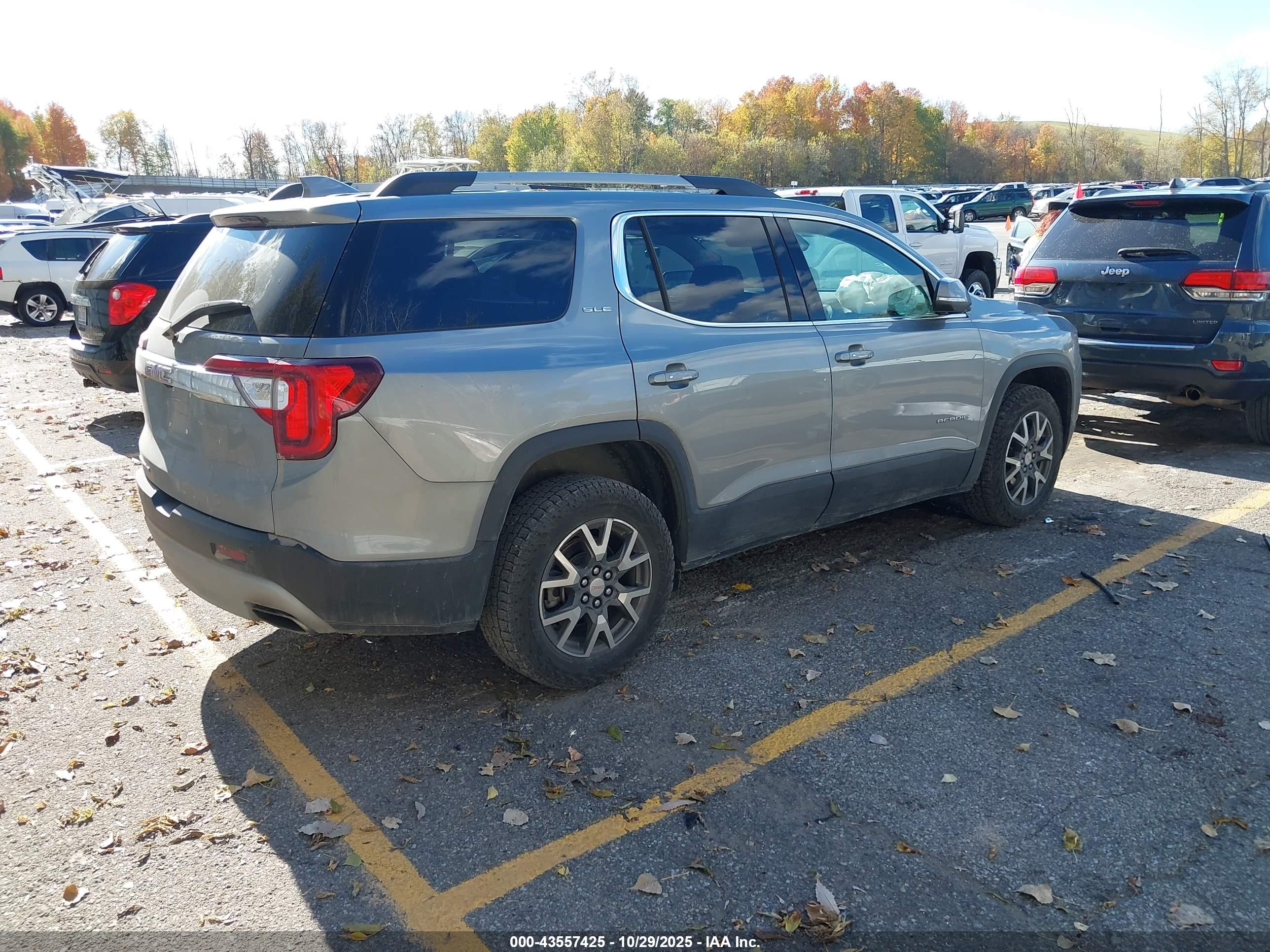 GMC ACADIA image 4
