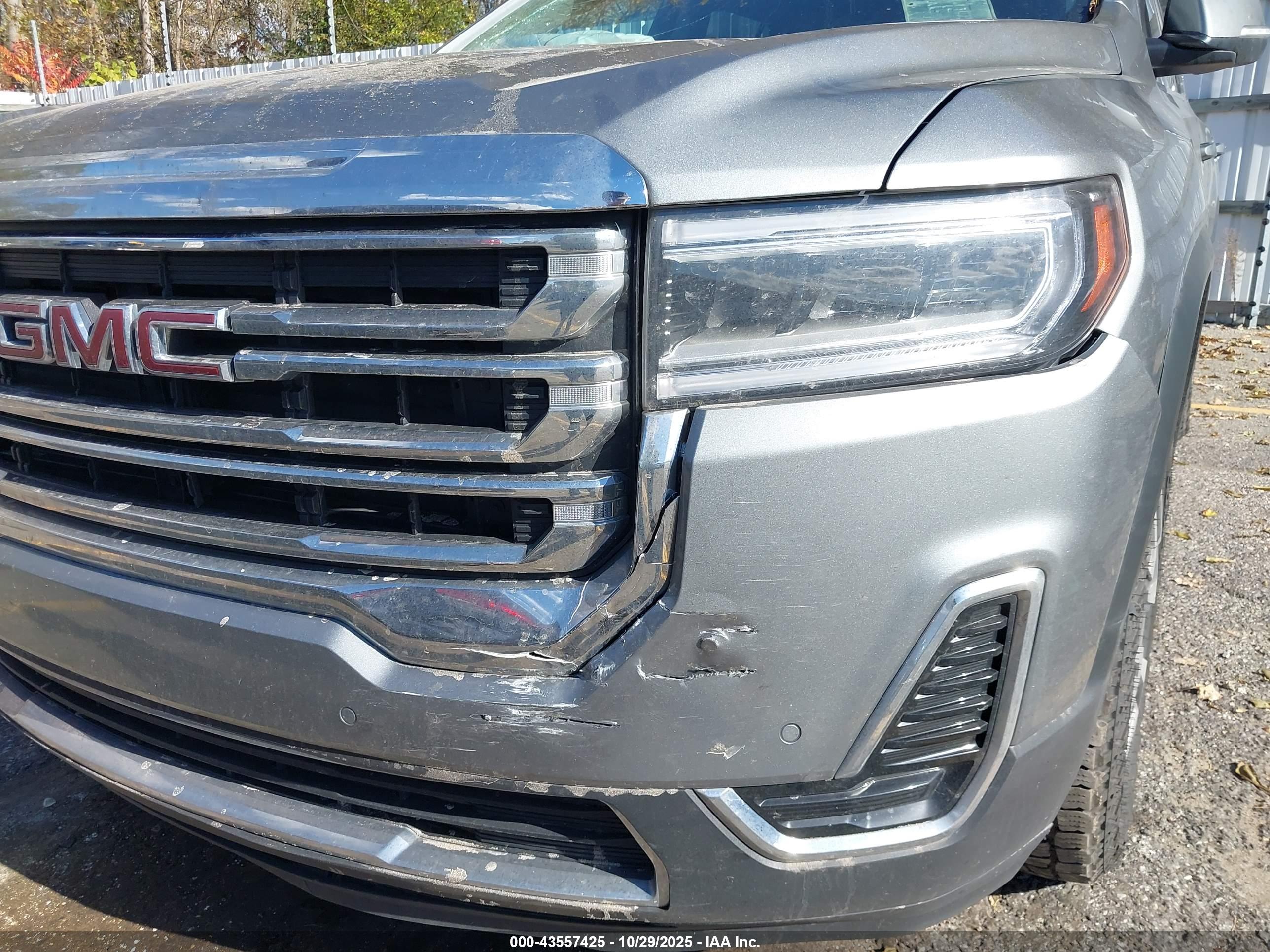 GMC ACADIA image 6