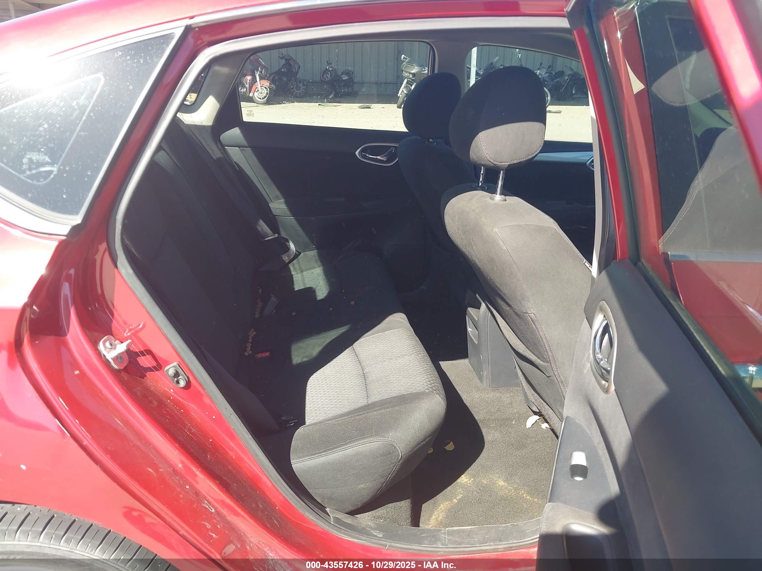 NISSAN SENTRA image 8