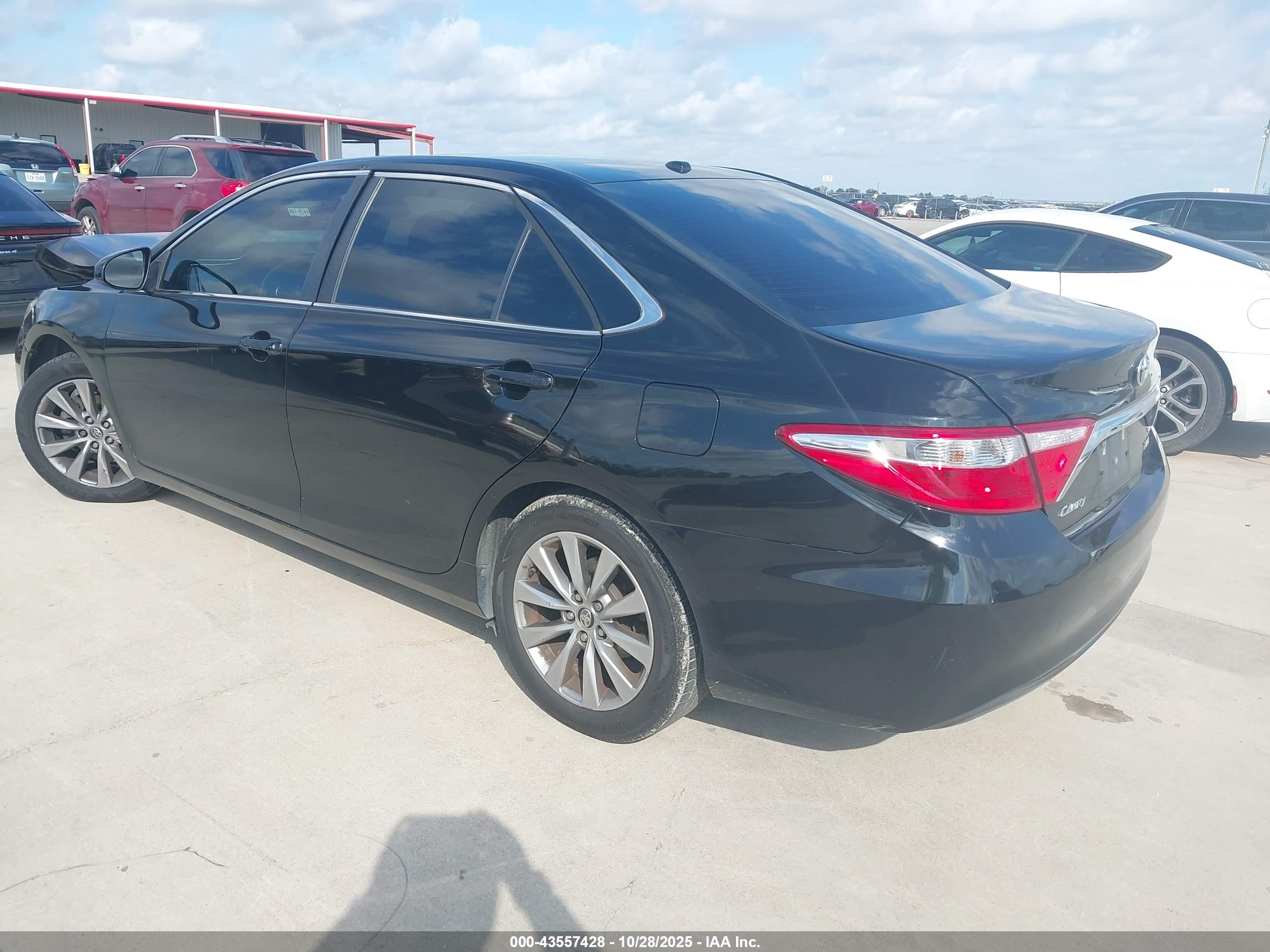 TOYOTA CAMRY image 3